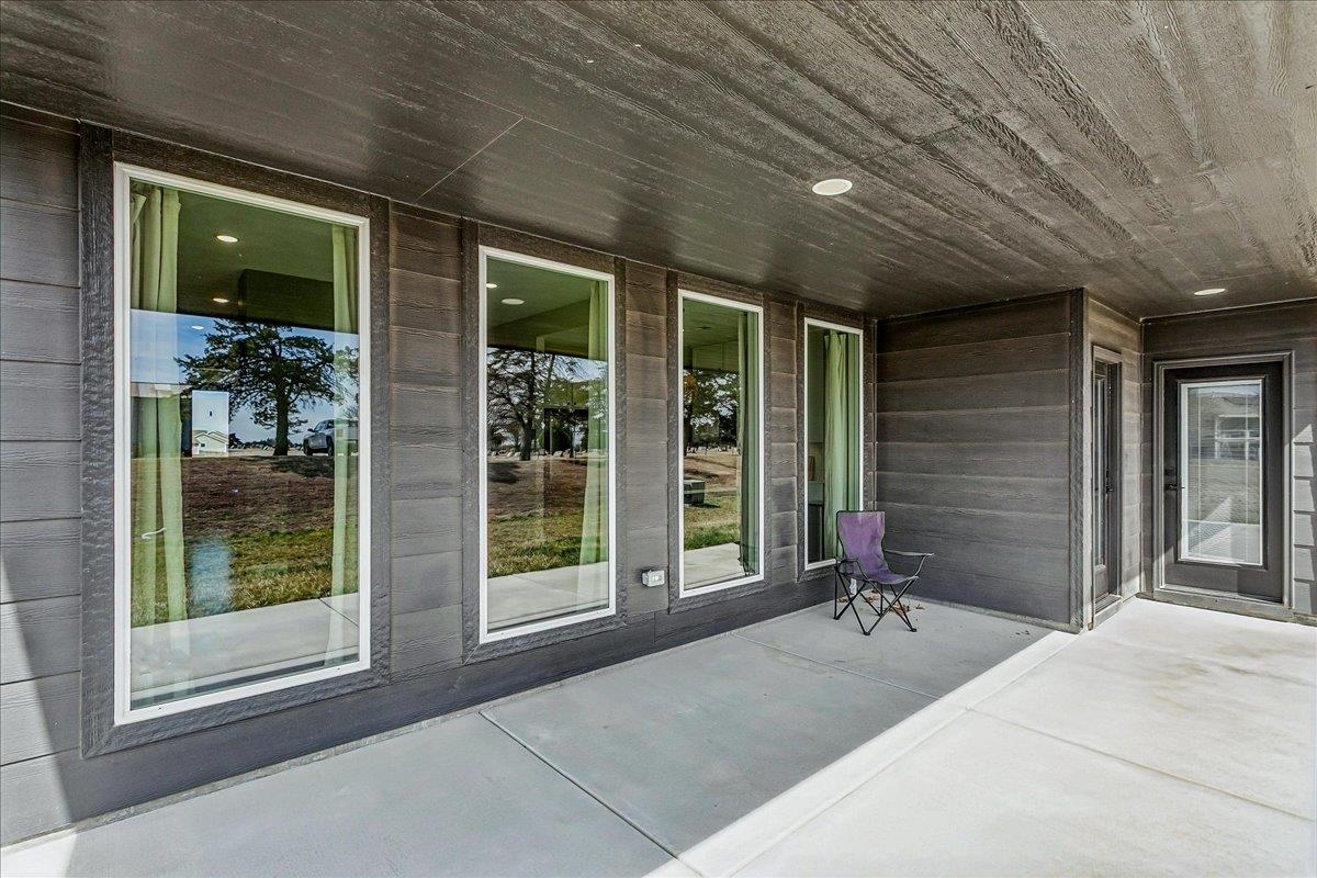 2807 E Sunnyslope Park City KS 67219