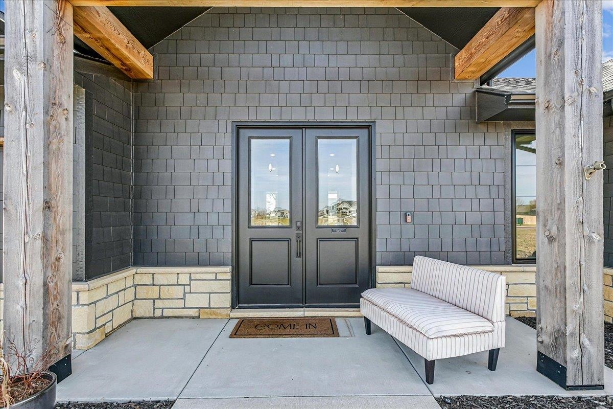 2807 E Sunnyslope Park City KS 67219