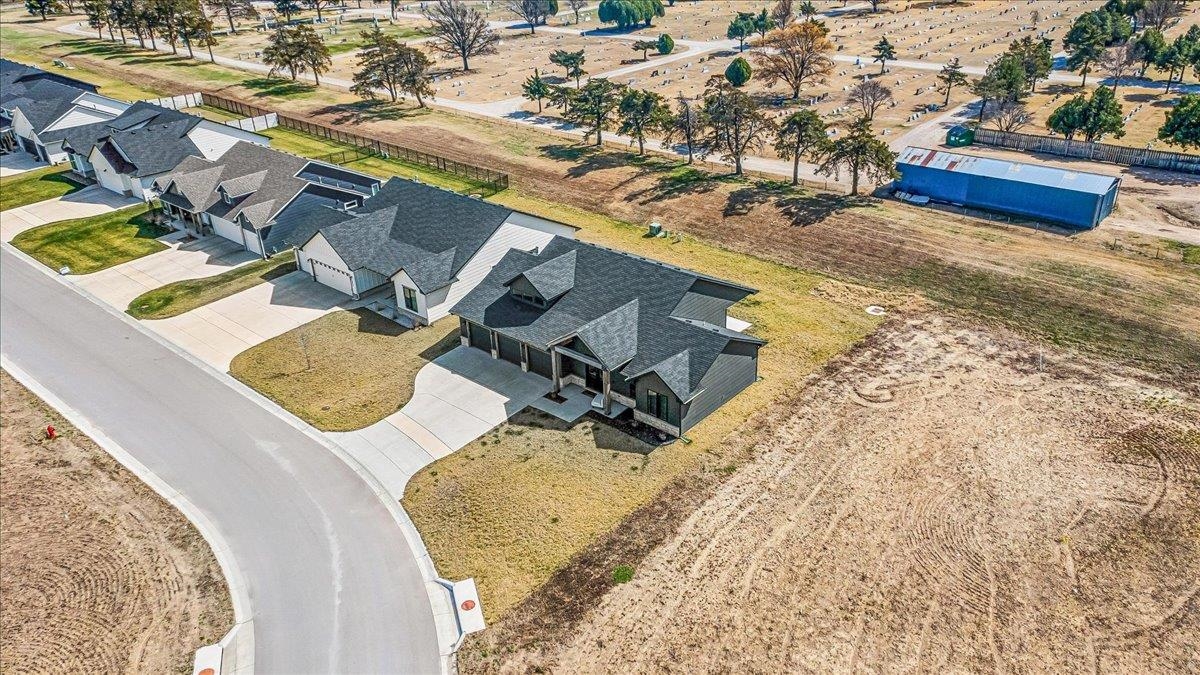2807 E Sunnyslope Park City KS 67219