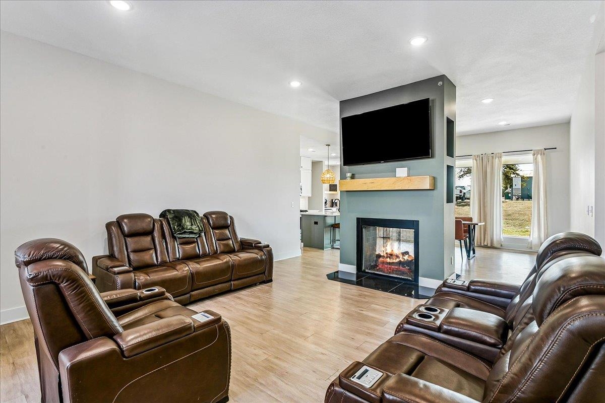 2807 E Sunnyslope Park City KS 67219
