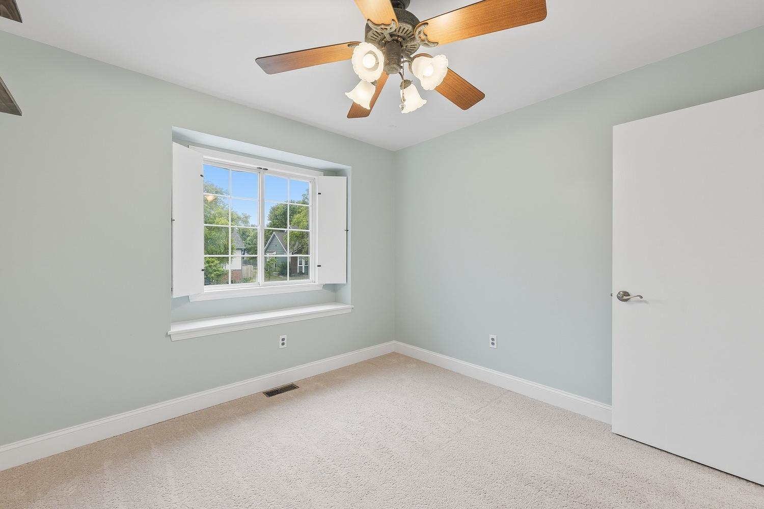 2438 N Tamarisk Street Derby KS 67037