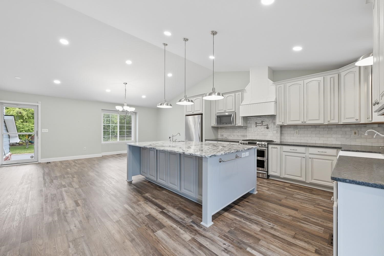 2438 N Tamarisk Street Derby KS 67037