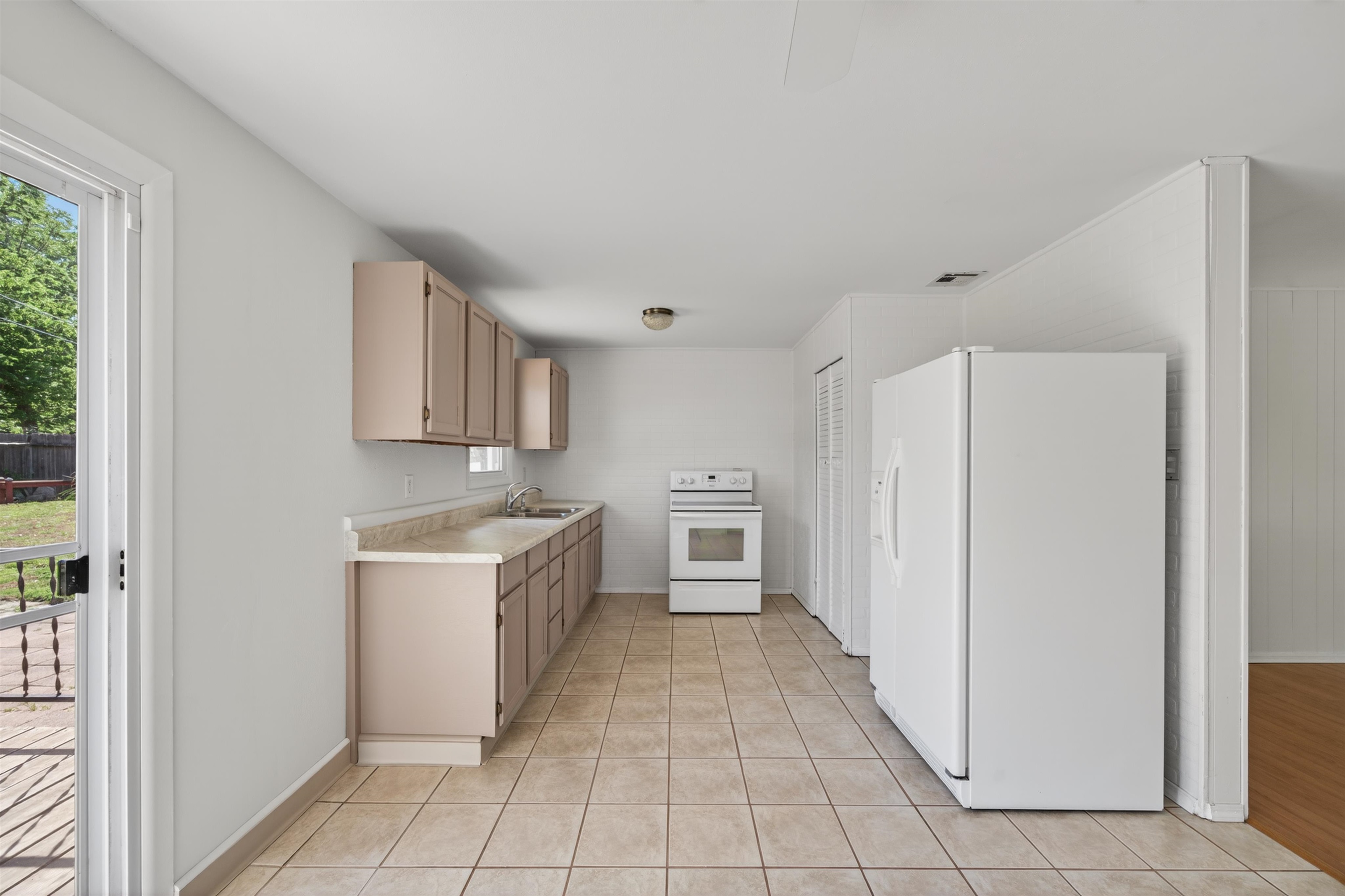 6122 N East Park View Park City KS 67219