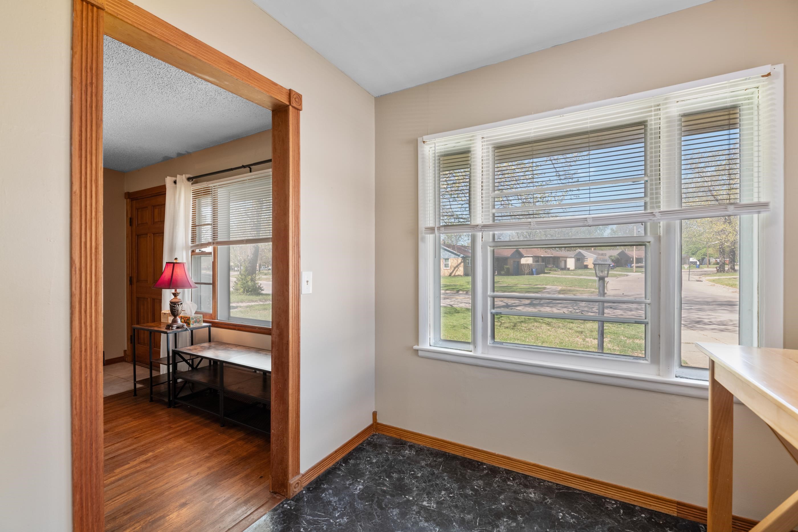 2116 S Edgemoor Street Wichita KS 67218