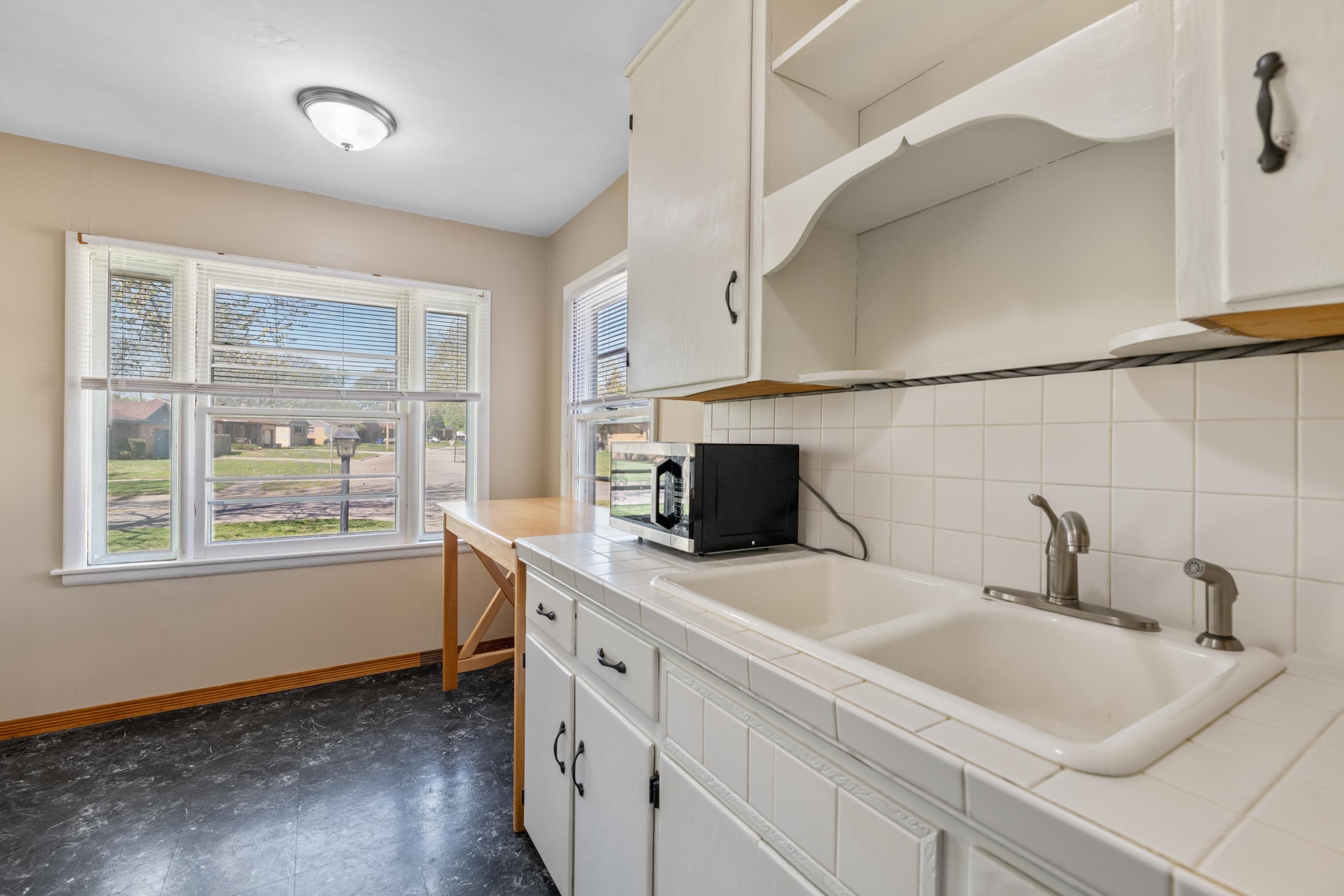 2116 S Edgemoor Street Wichita KS 67218