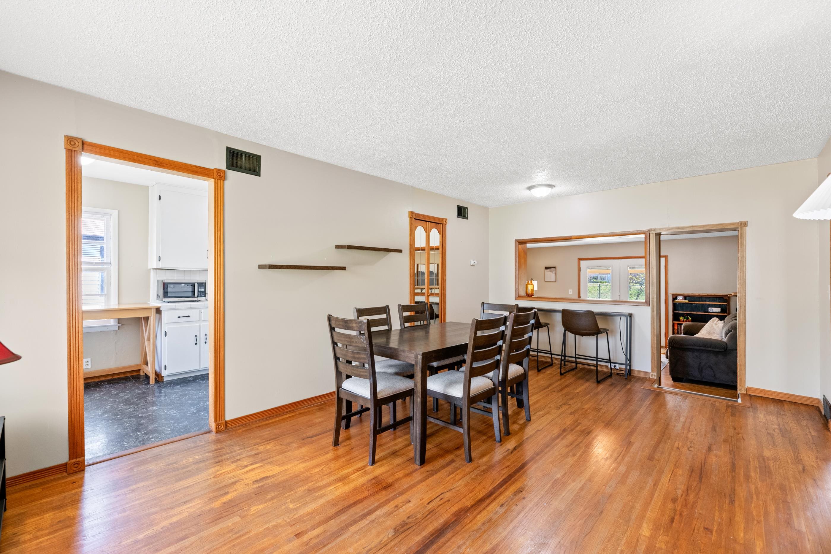 2116 S Edgemoor Street Wichita KS 67218