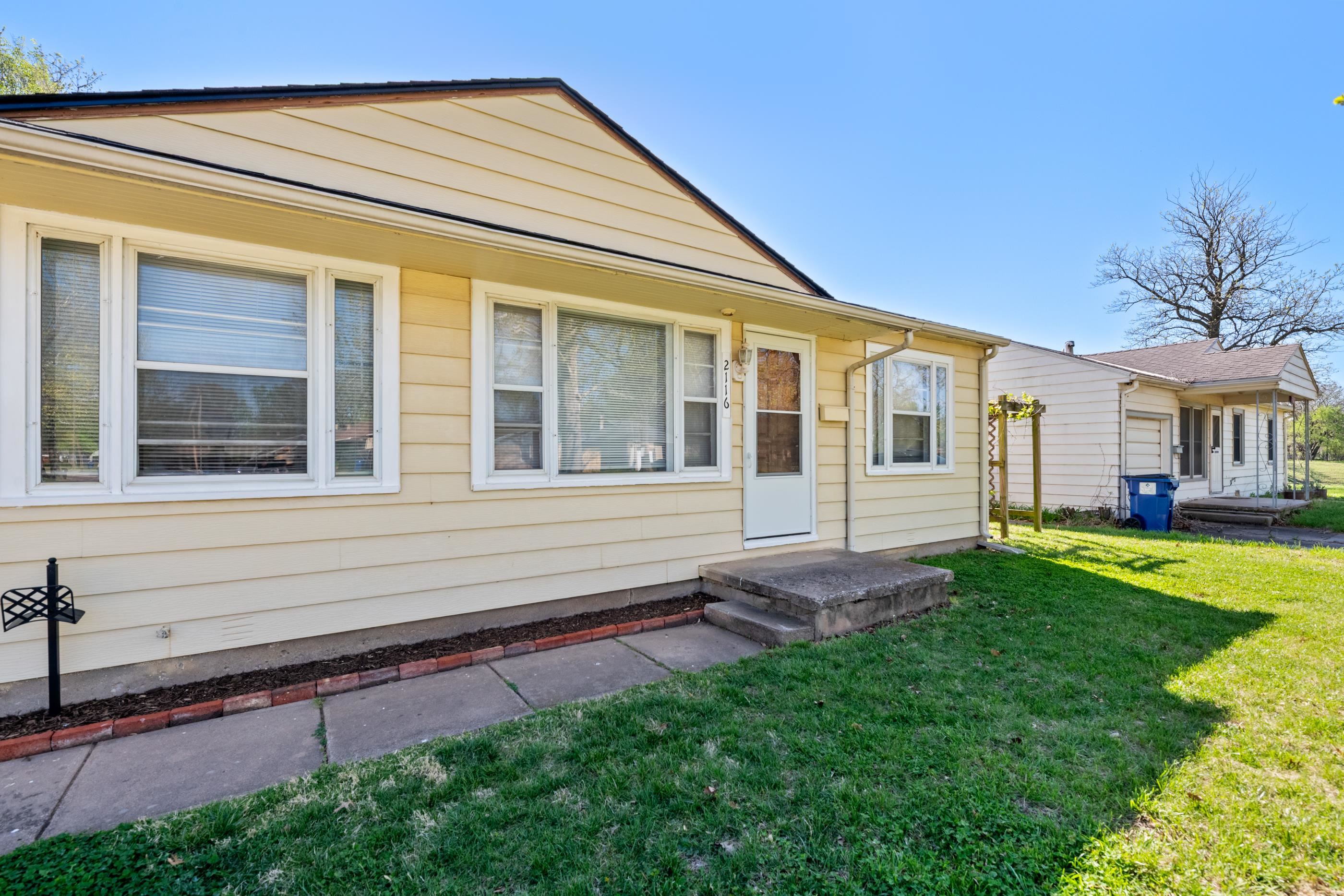 2116 S Edgemoor Street Wichita KS 67218