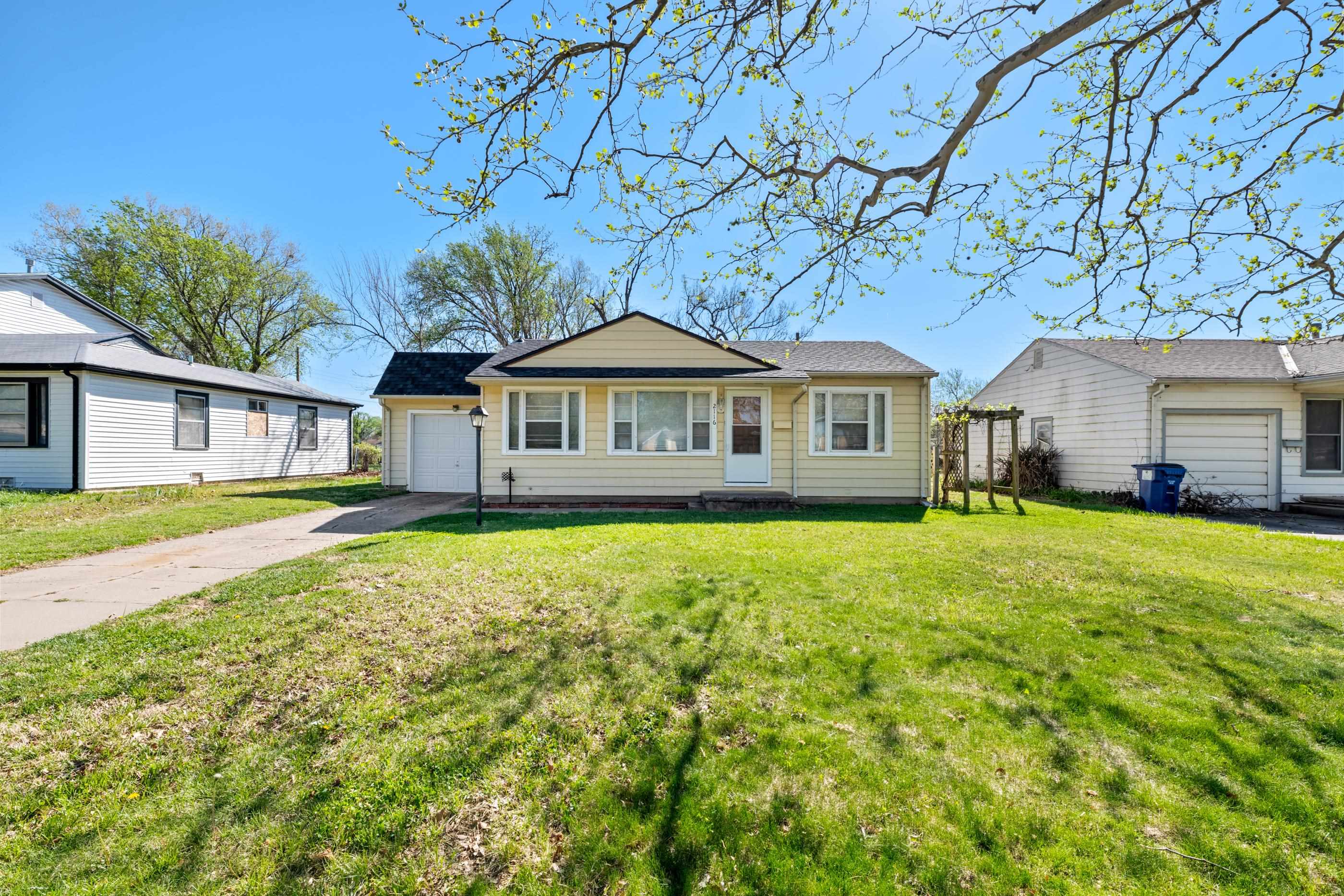 2116 S Edgemoor Street Wichita KS 67218