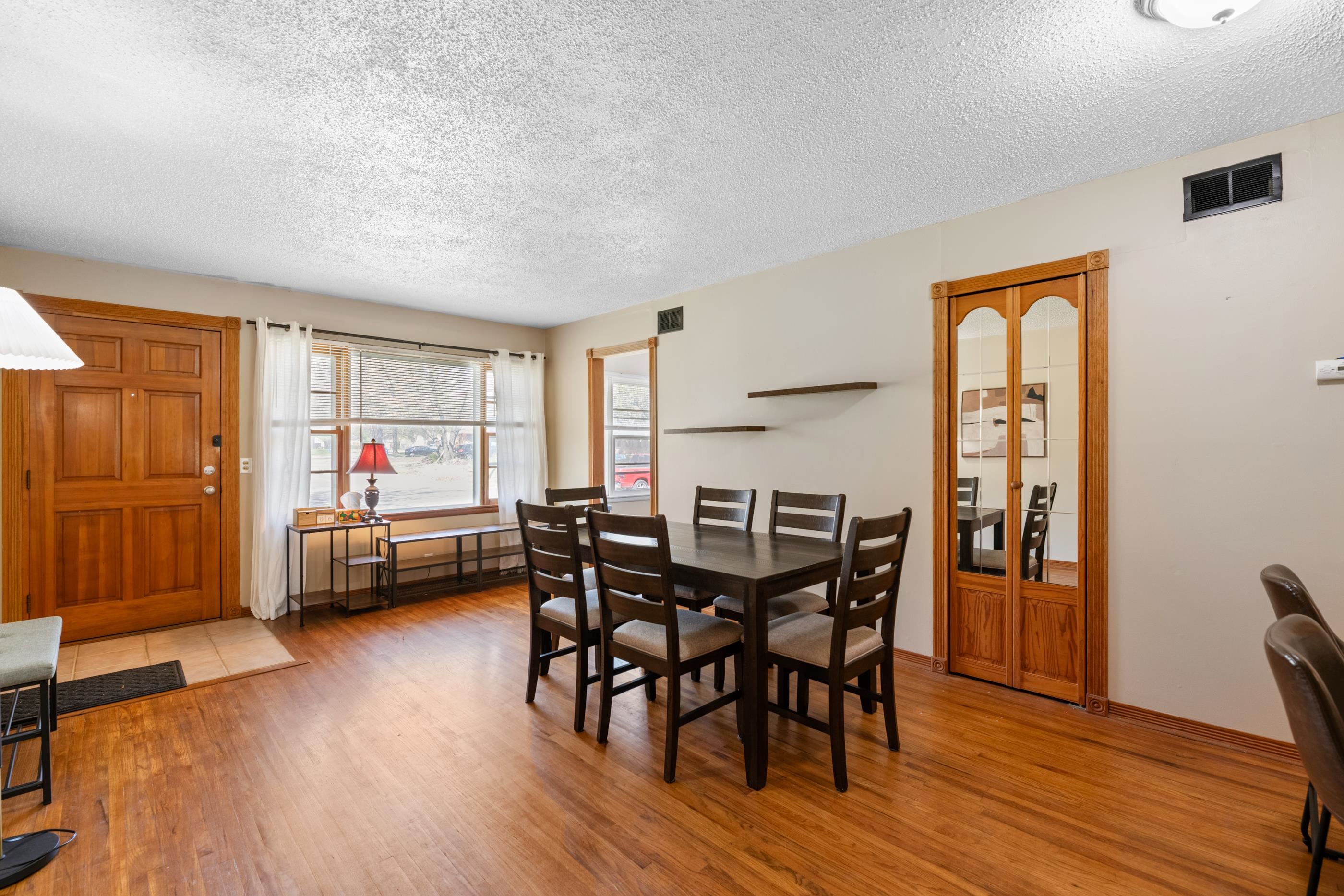 2116 S Edgemoor Street Wichita KS 67218