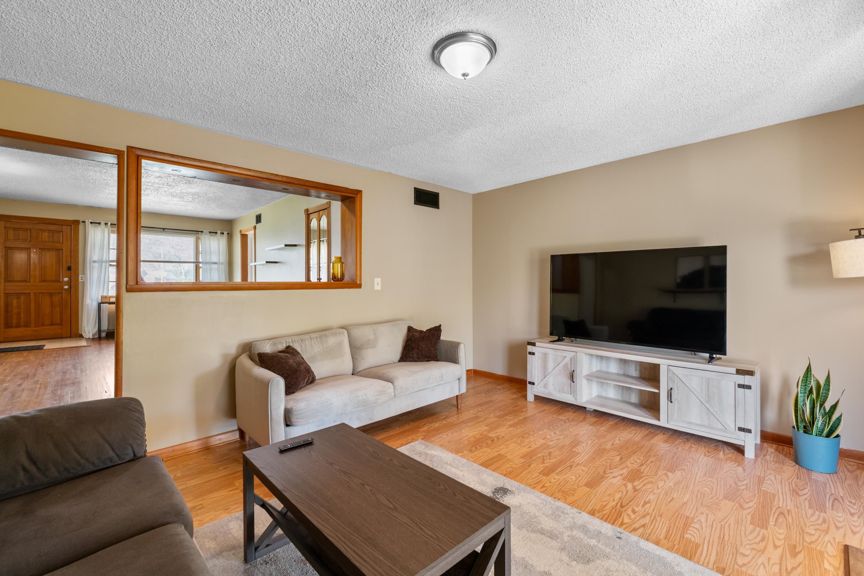 2116 S Edgemoor Street Wichita KS 67218