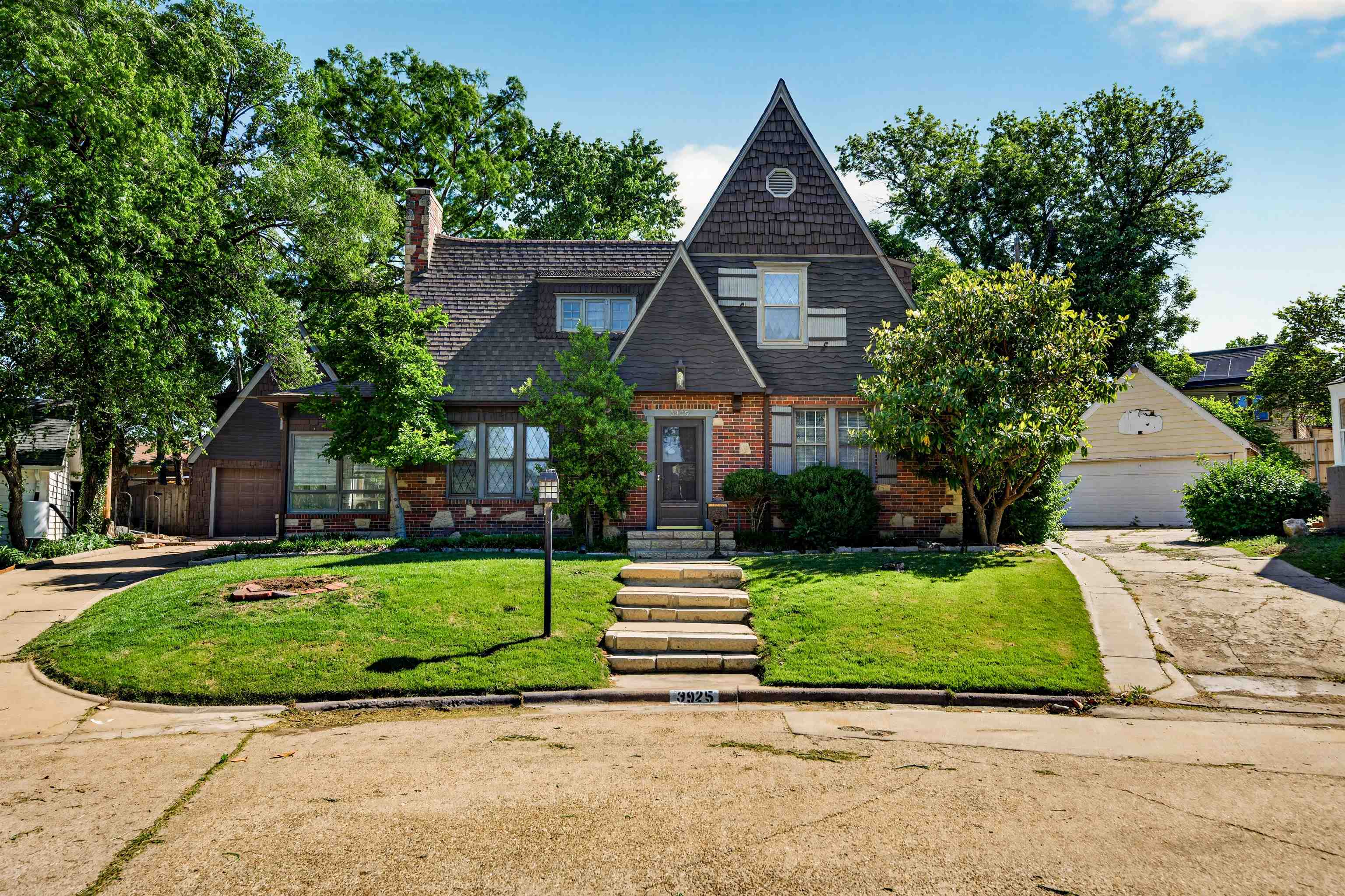 3925 Pine Knot Court Wichita KS 67208