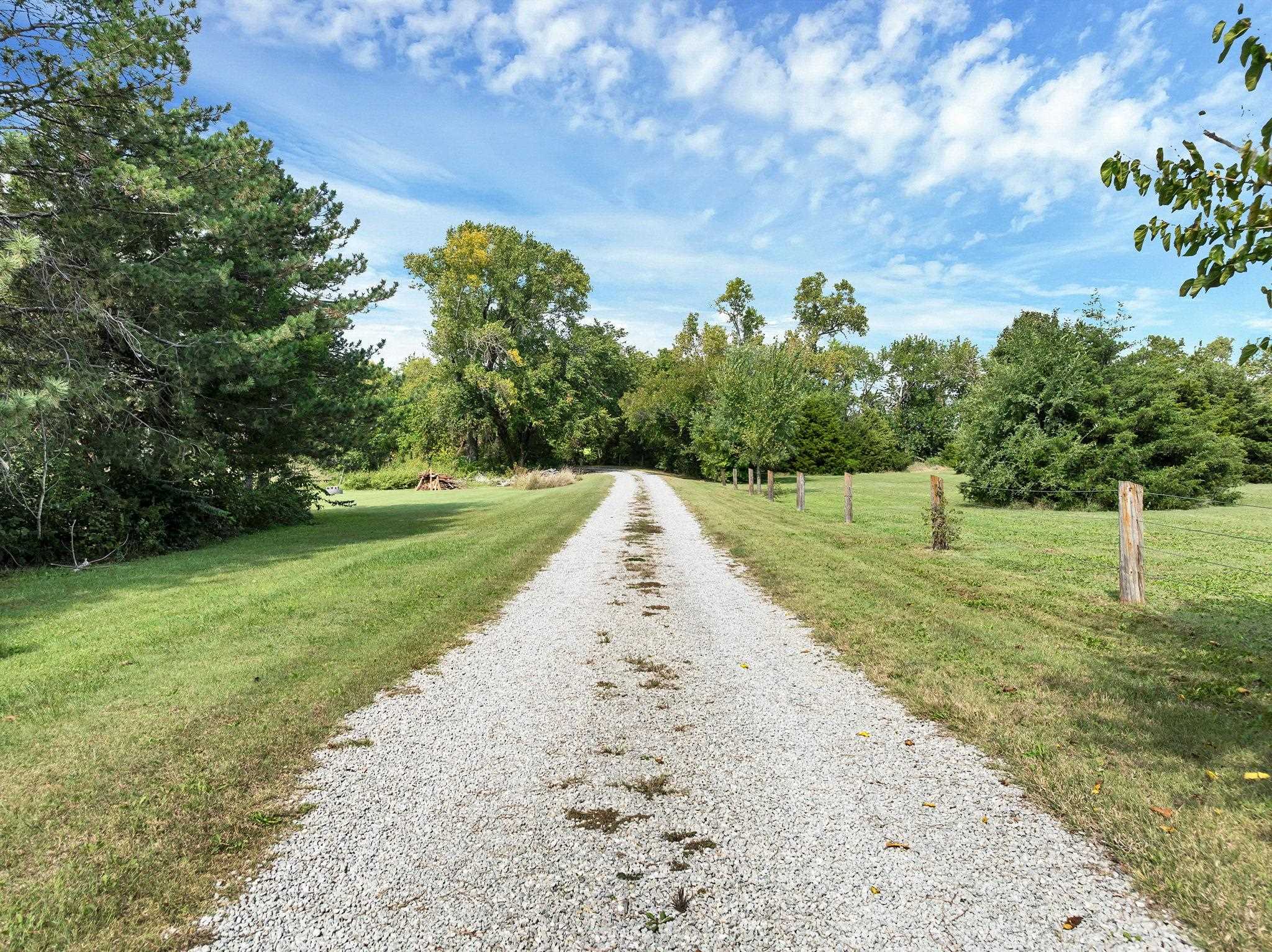 25 S Pony Meadows Wichita KS 67232