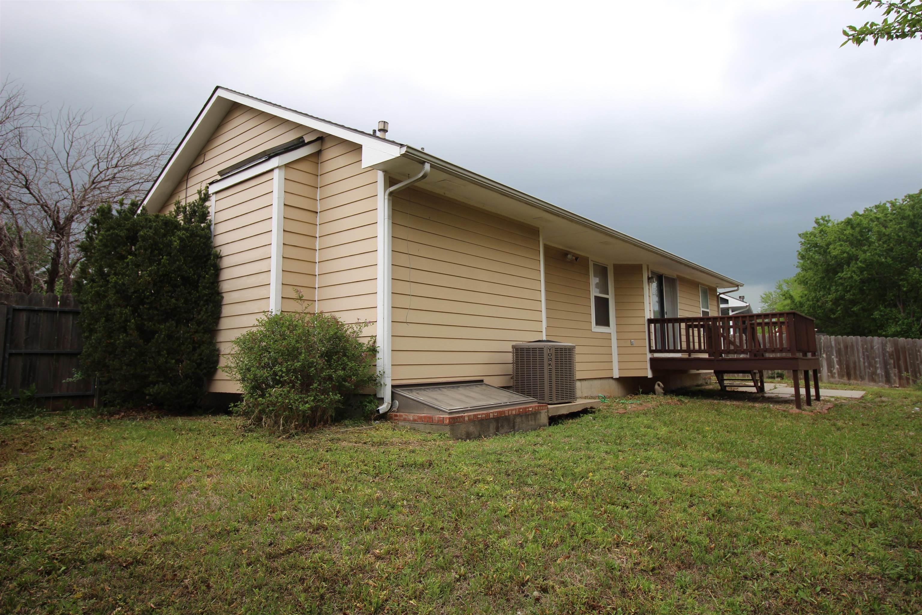 1114 S Longford Street Wichita KS 67207-3238