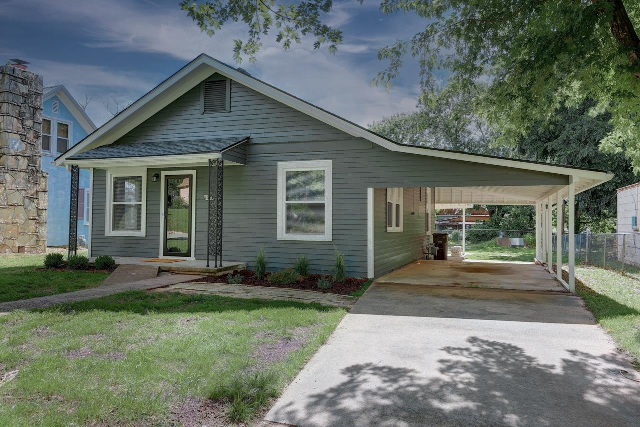 1320 N 9th Street Arkansas City KS 67005