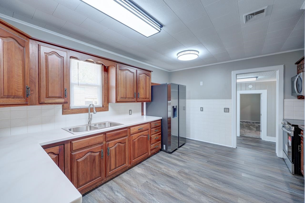 1320 N 9th Street Arkansas City KS 67005