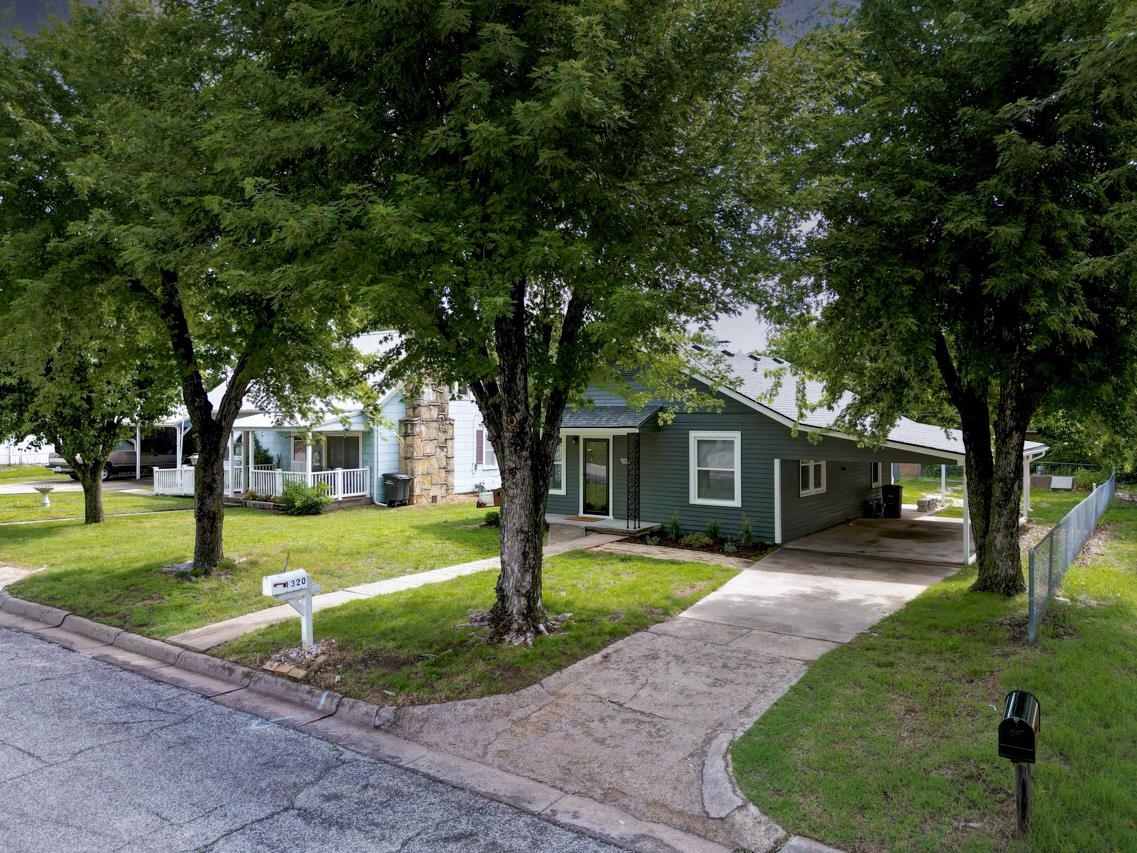 1320 N 9th Street Arkansas City KS 67005