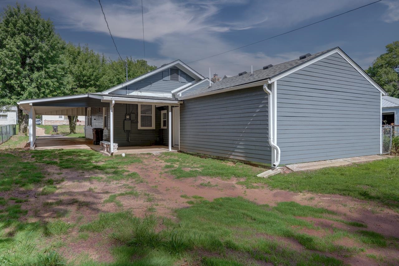 1320 N 9th Street Arkansas City KS 67005