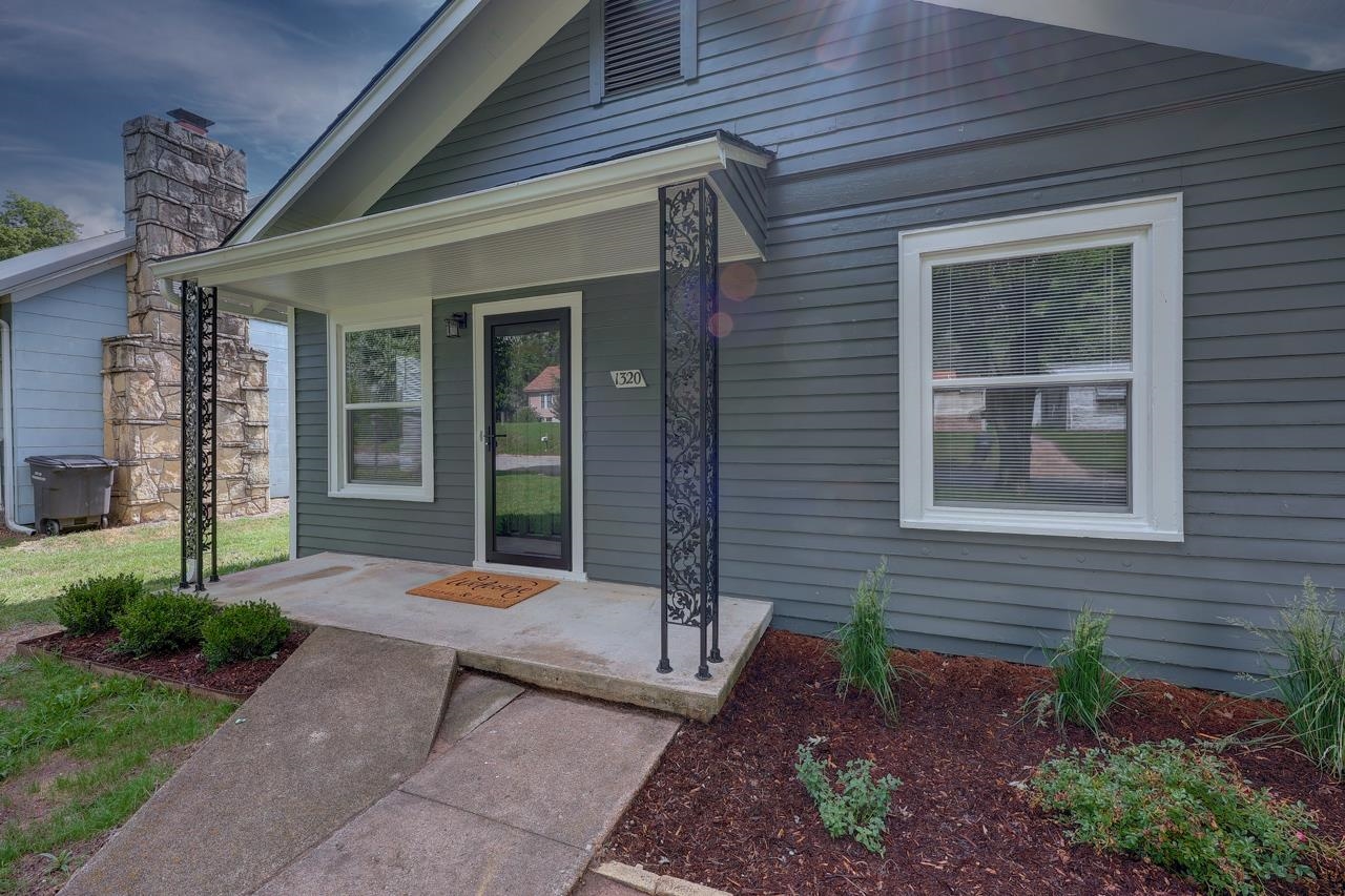 1320 N 9th Street Arkansas City KS 67005