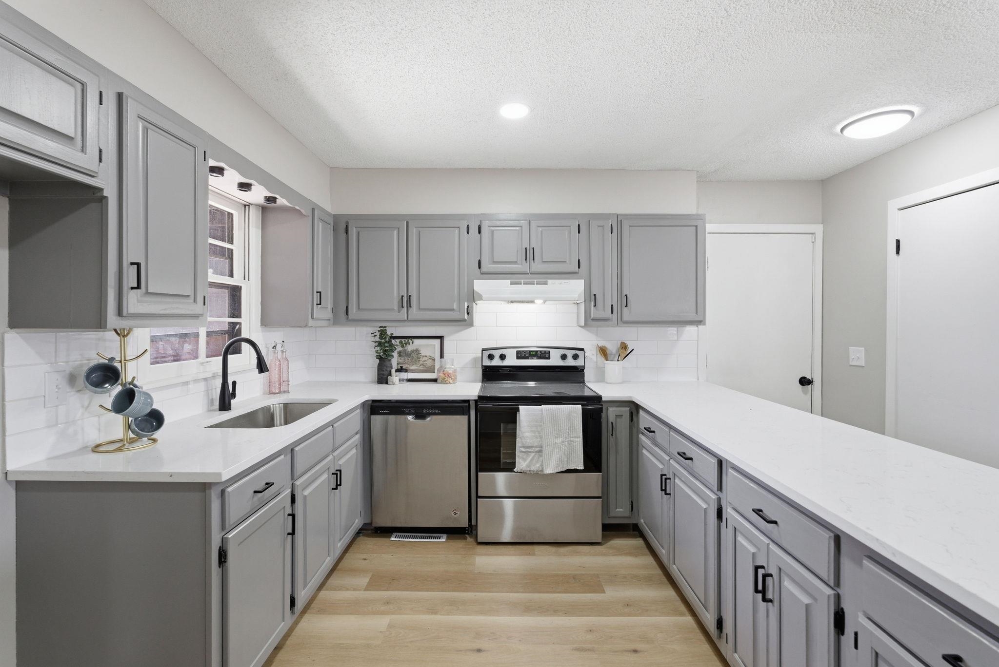 8208 E Grail Wichita KS 67207