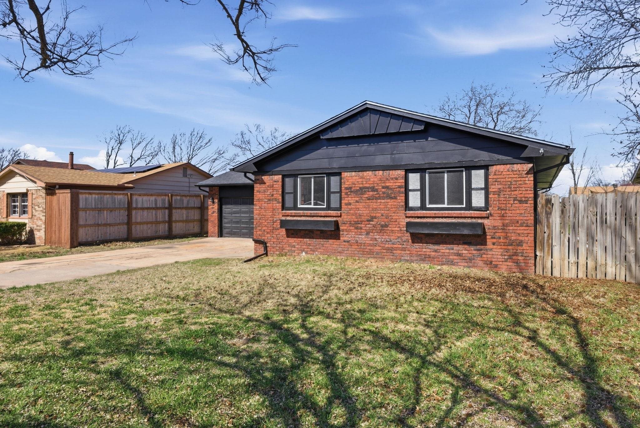 8208 E Grail Wichita KS 67207