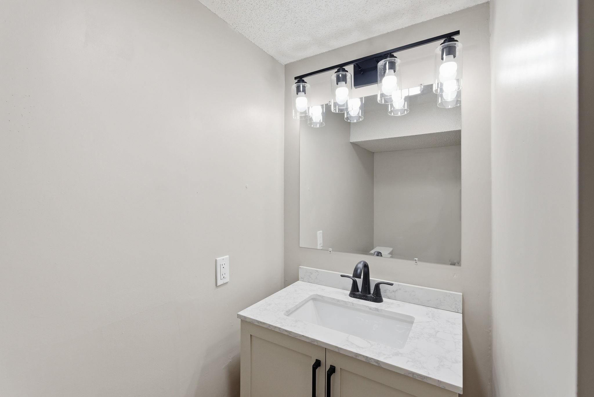 8208 E Grail Wichita KS 67207