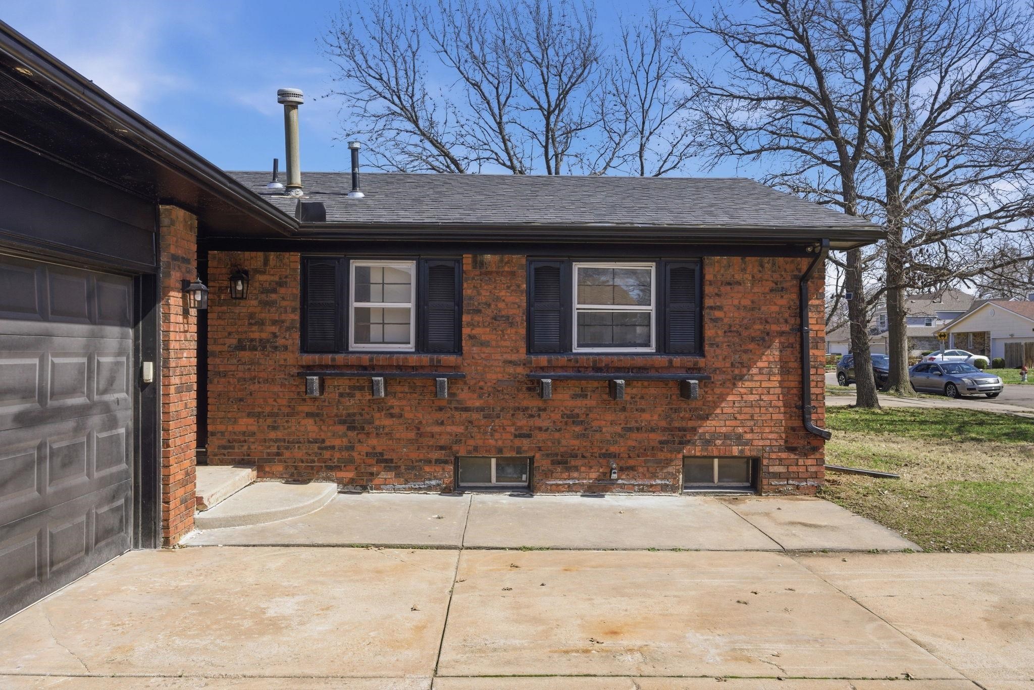 8208 E Grail Wichita KS 67207