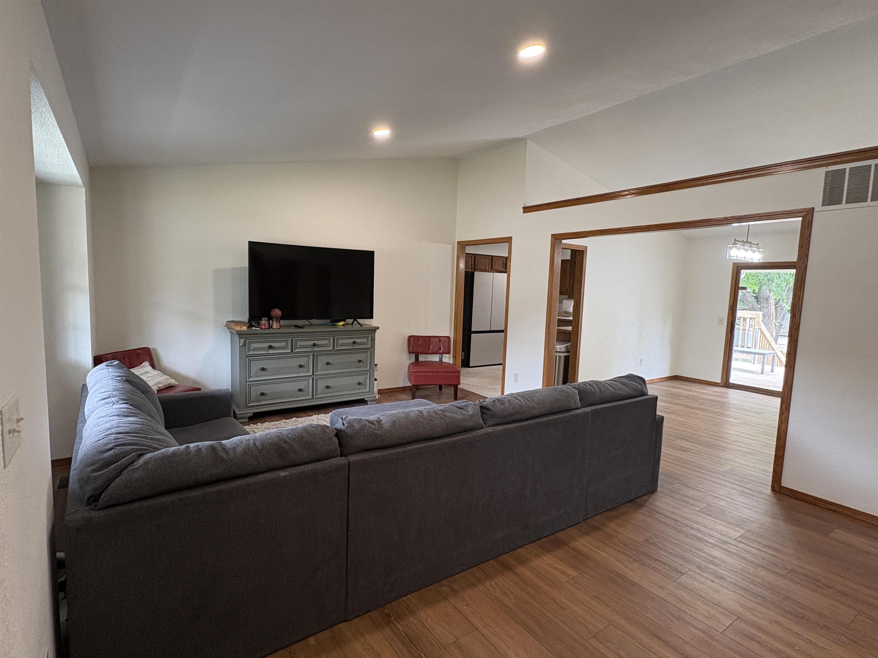 1009 Helen Augusta KS 67010