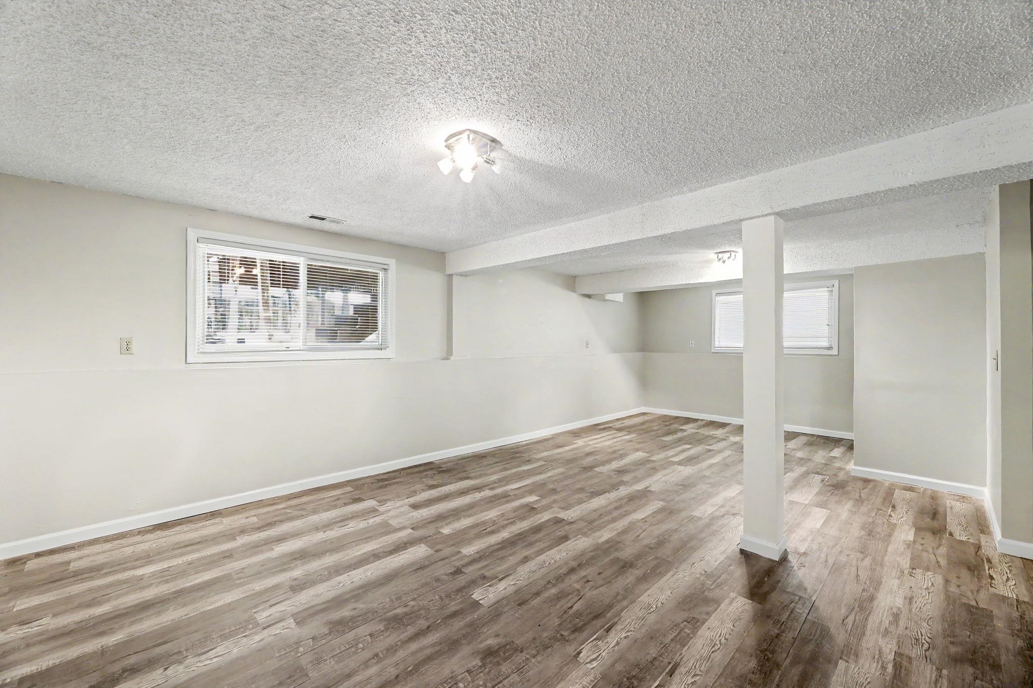 4051 Clarendon Bel Aire KS 67220