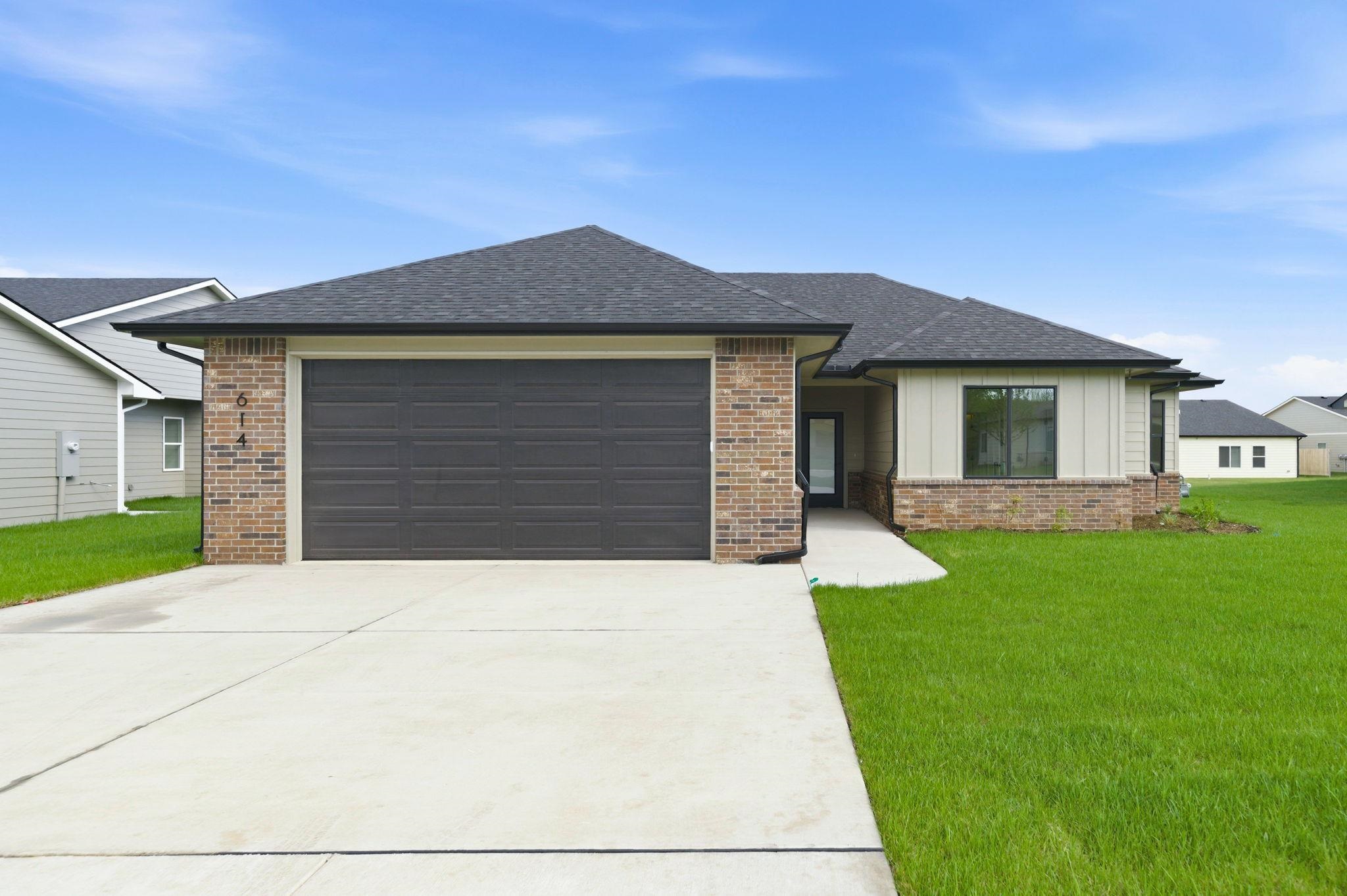 614 E Elmwood Street Park City KS 67147-1124