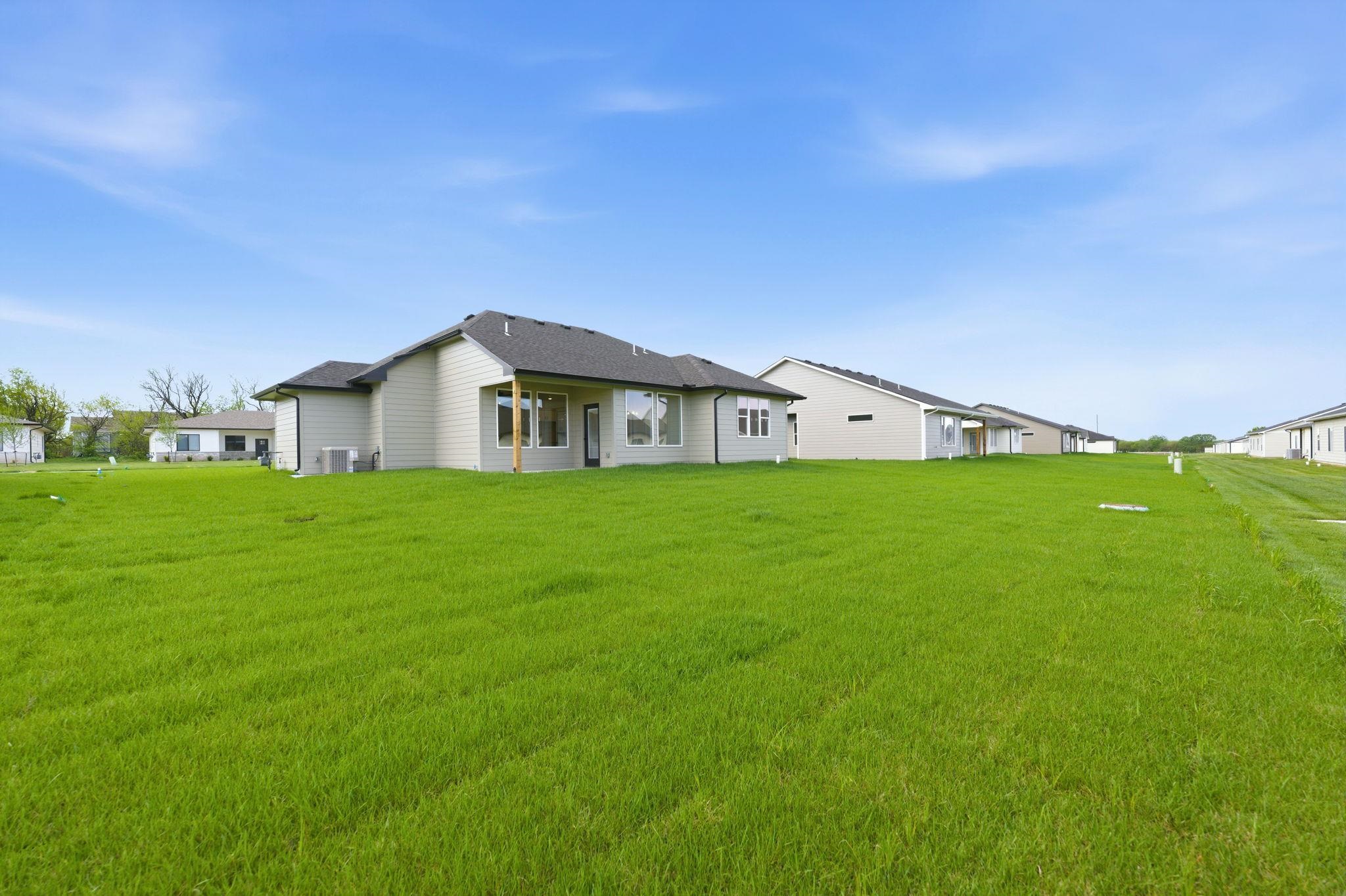 614 E Elmwood Street Park City KS 67147-1124