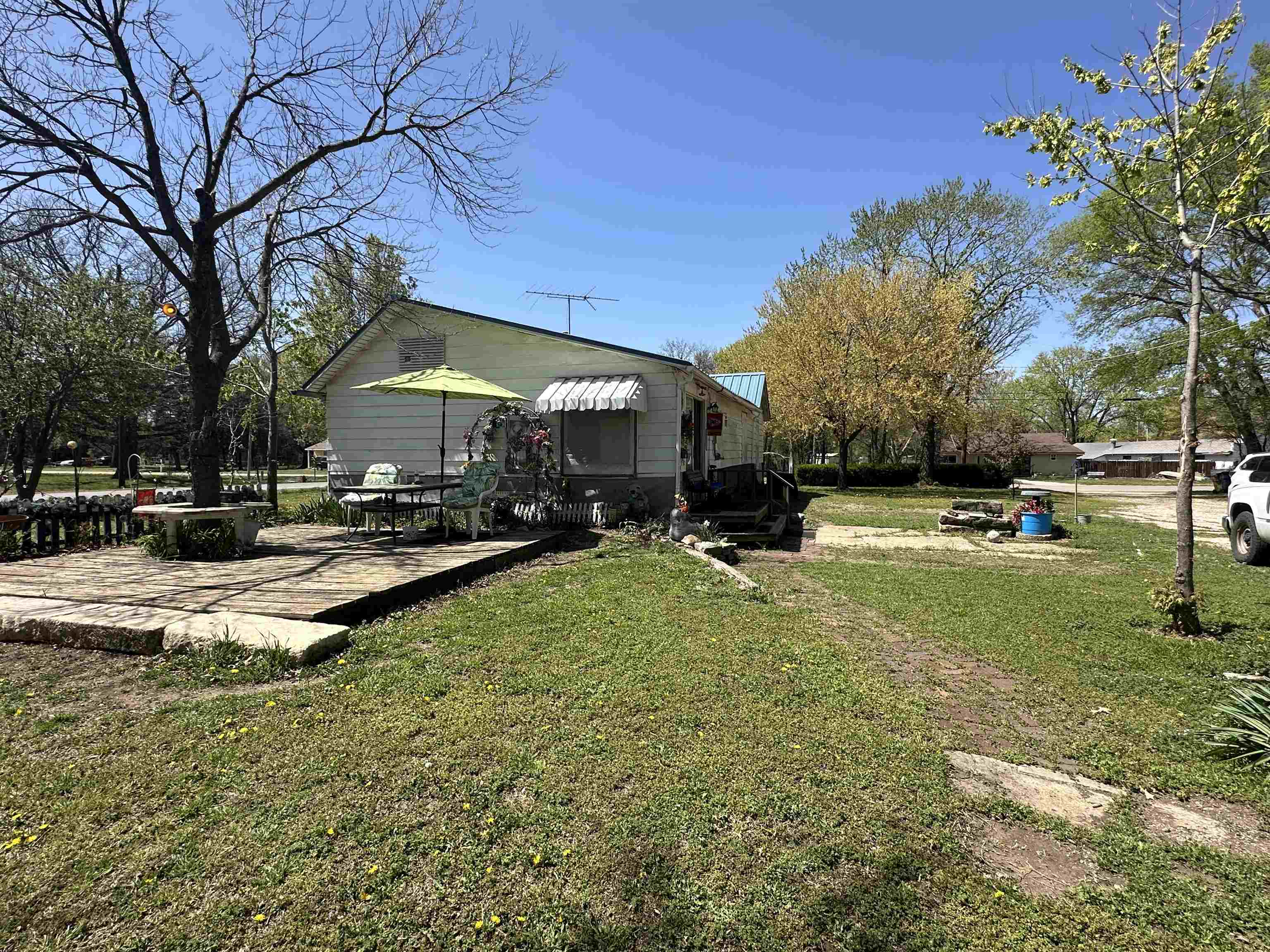 718 S Elm Street Douglass KS 67039