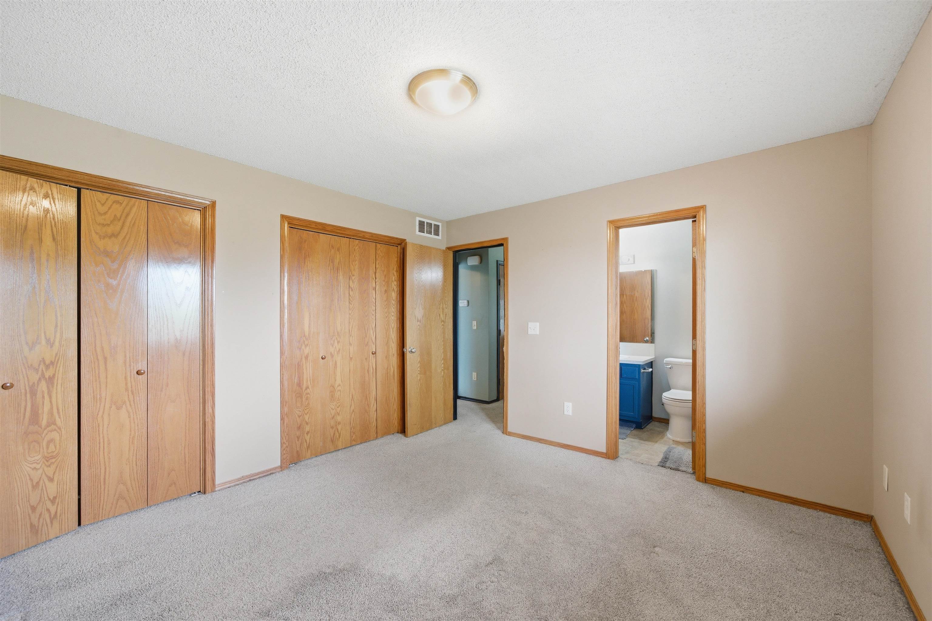 2302 S Rogers Lane Wichita KS 67235