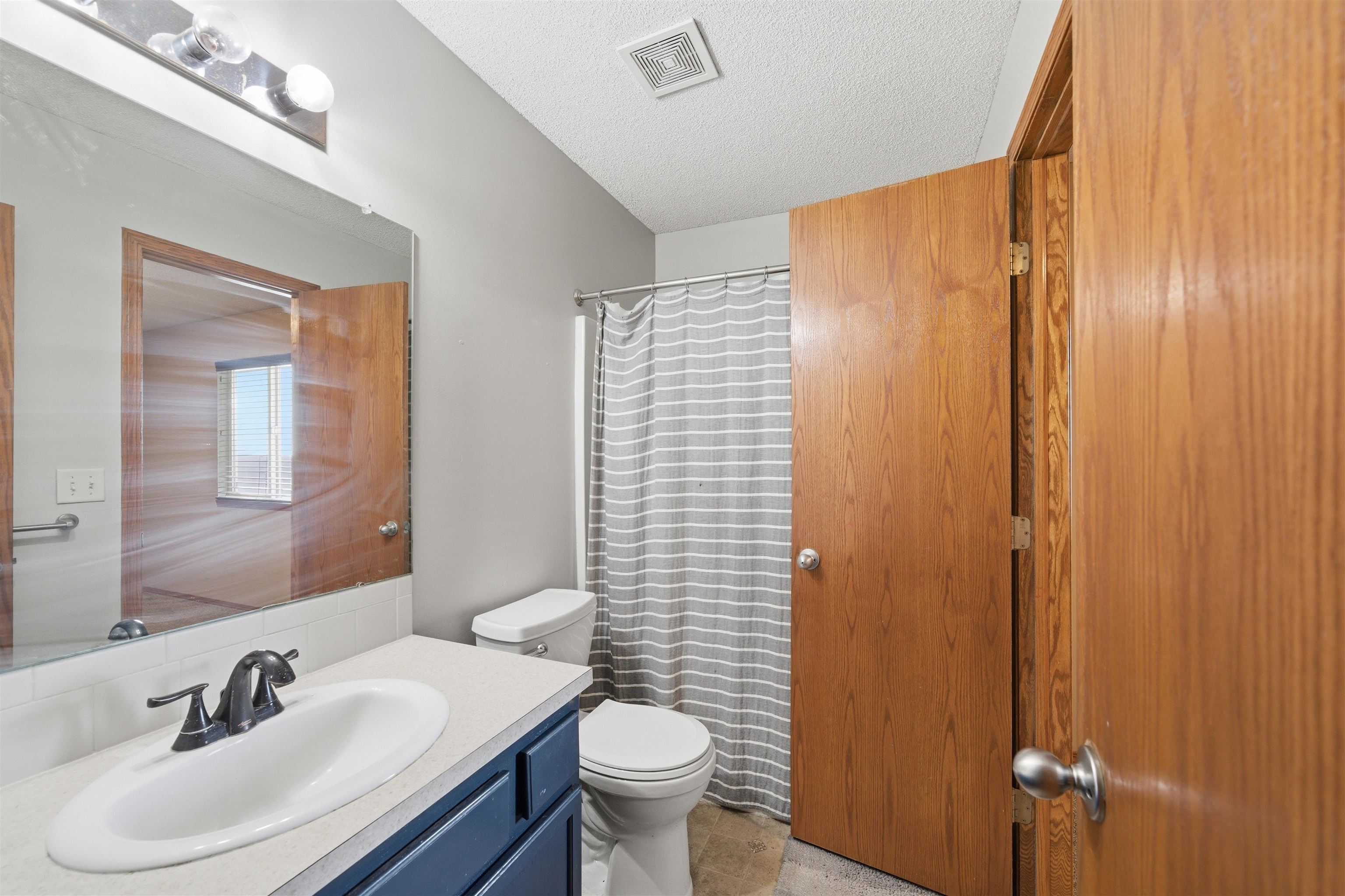 2302 S Rogers Lane Wichita KS 67235