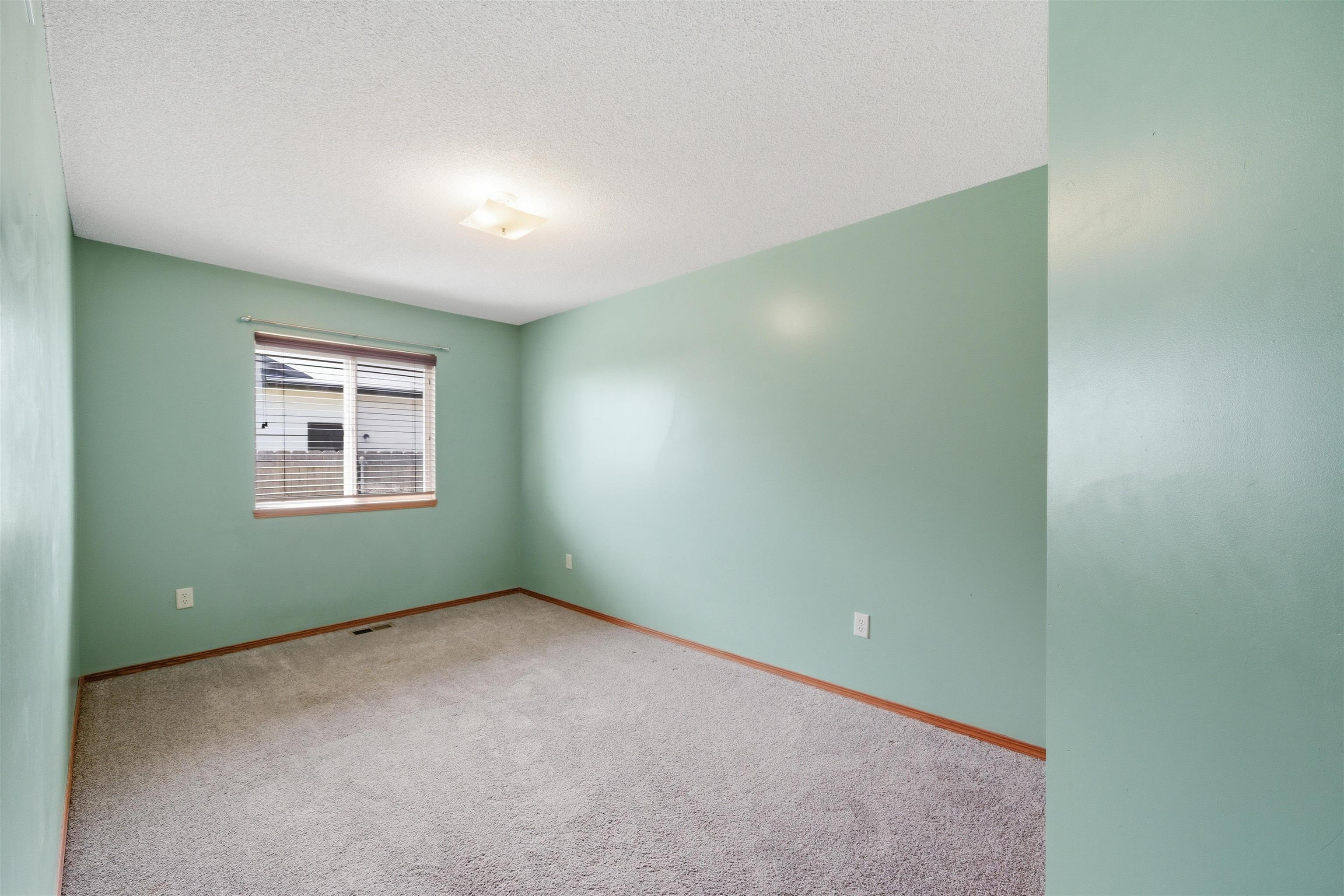 2302 S Rogers Lane Wichita KS 67235