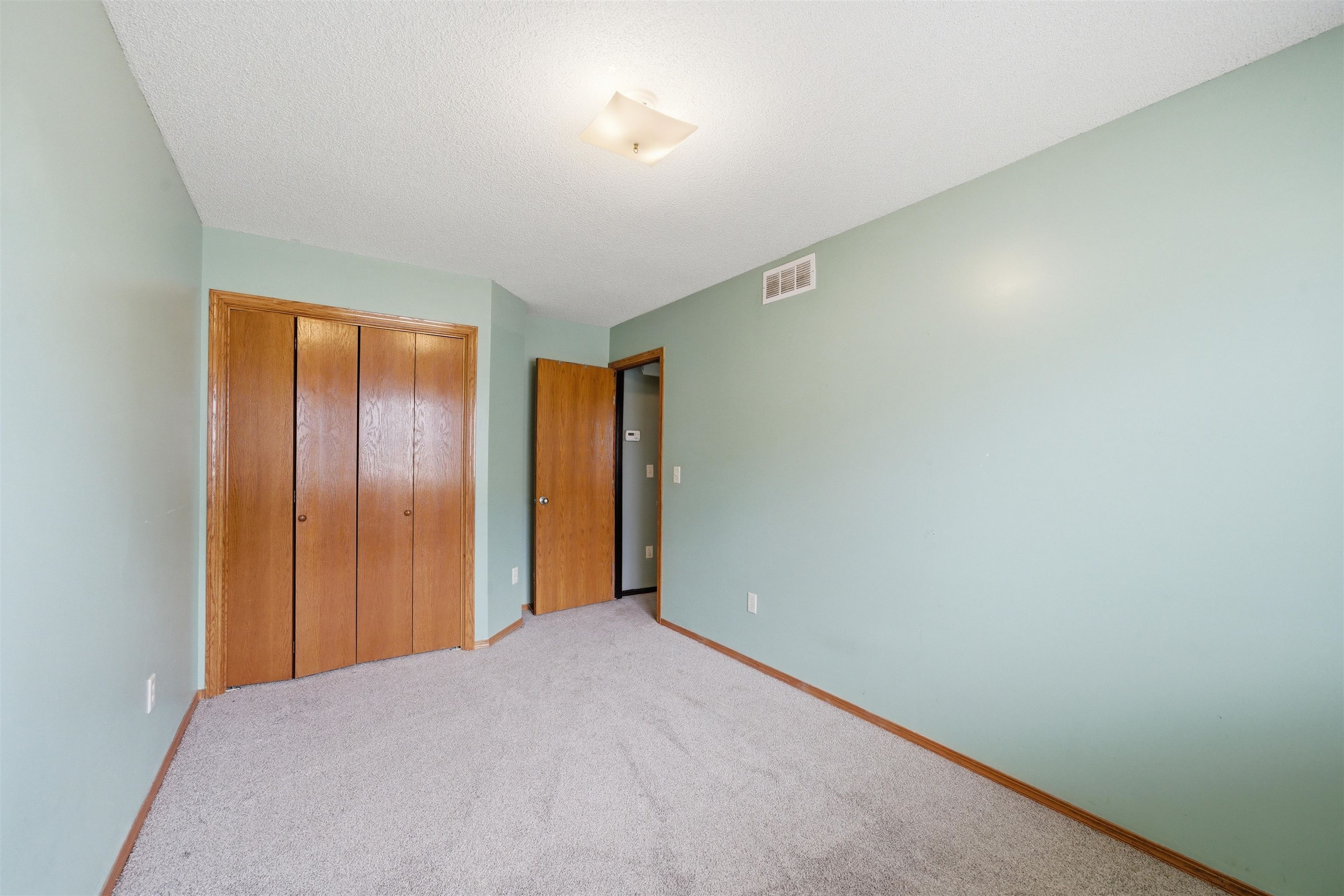 2302 S Rogers Lane Wichita KS 67235