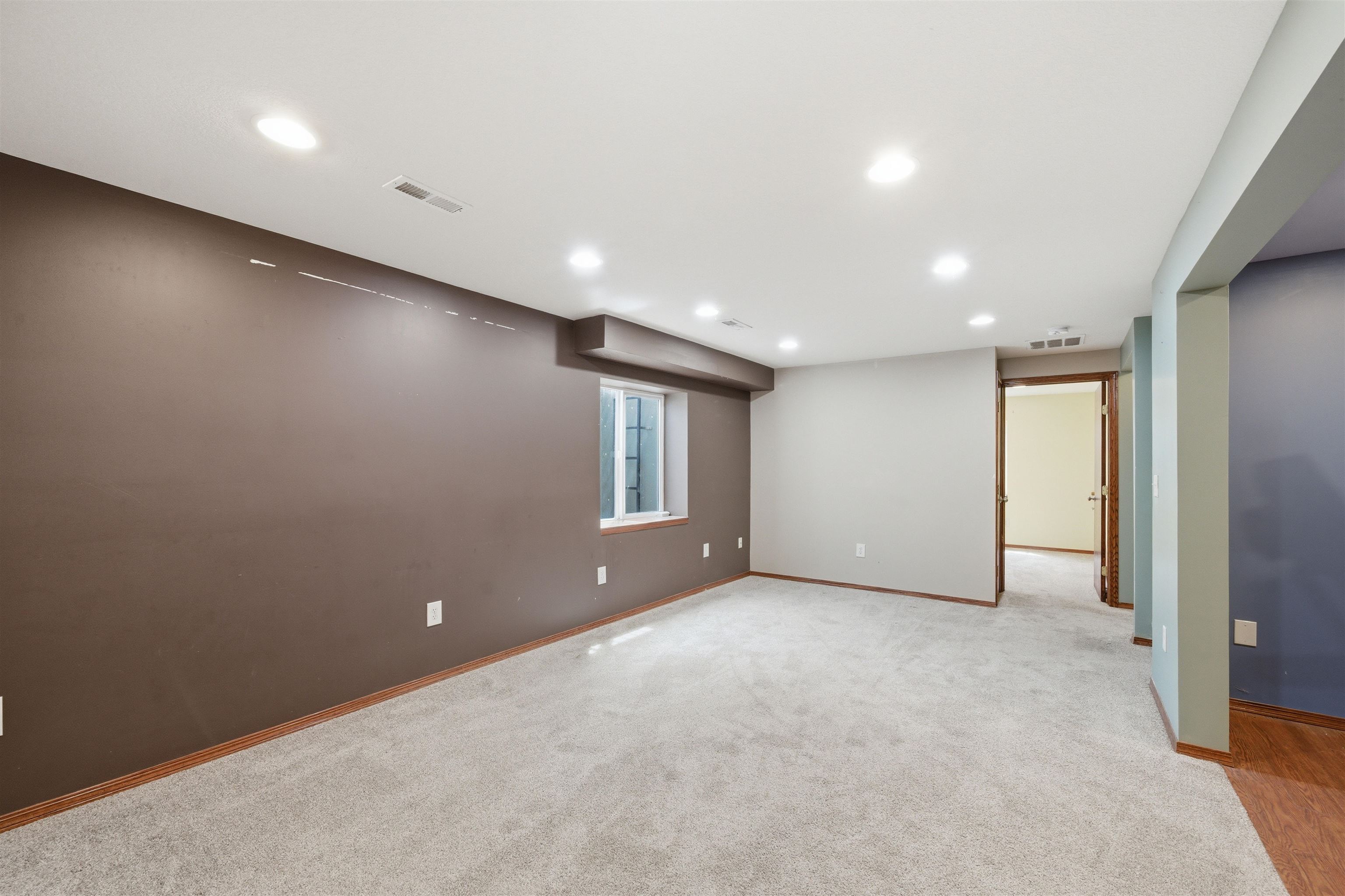 2302 S Rogers Lane Wichita KS 67235