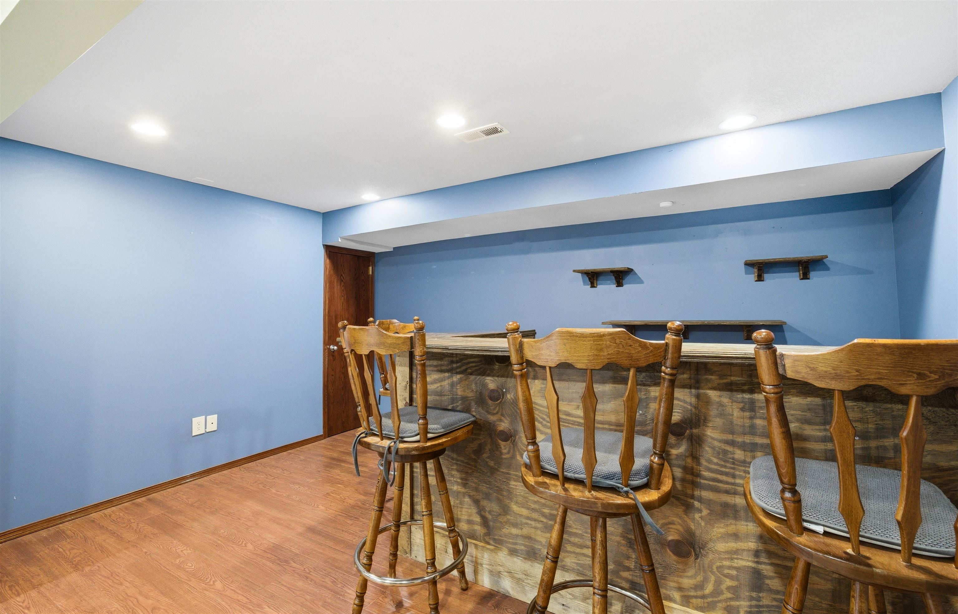 2302 S Rogers Lane Wichita KS 67235