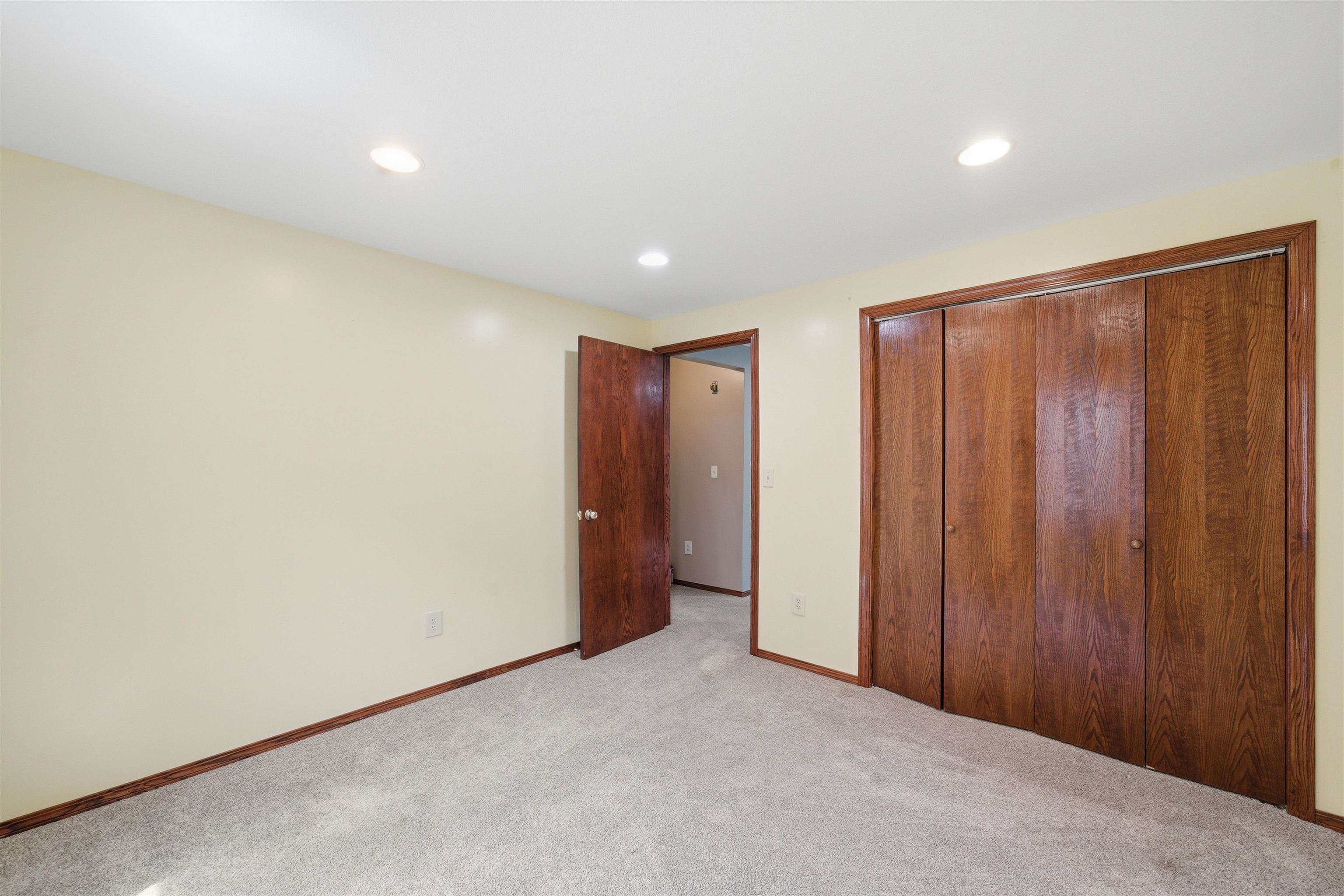 2302 S Rogers Lane Wichita KS 67235