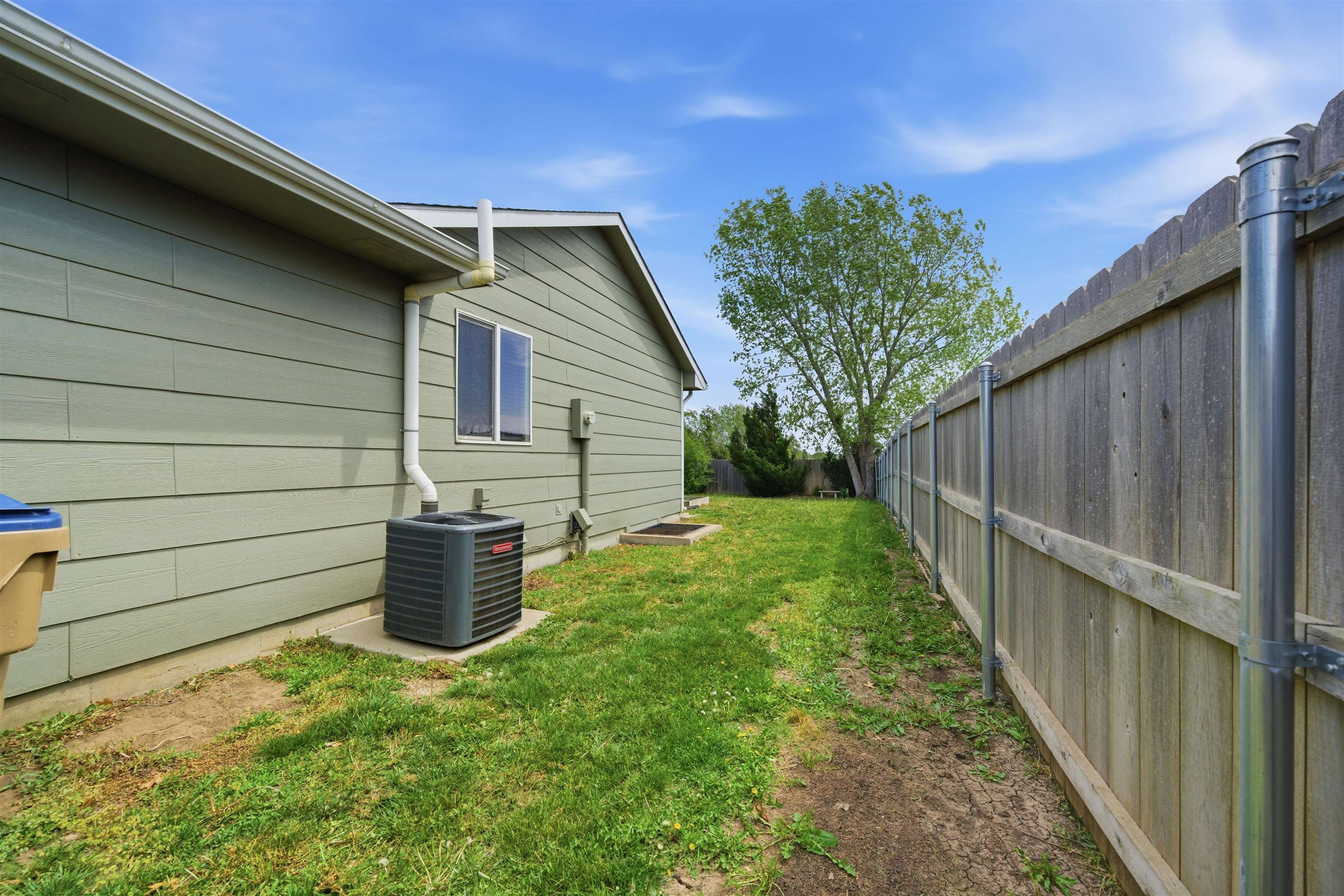 2302 S Rogers Lane Wichita KS 67235
