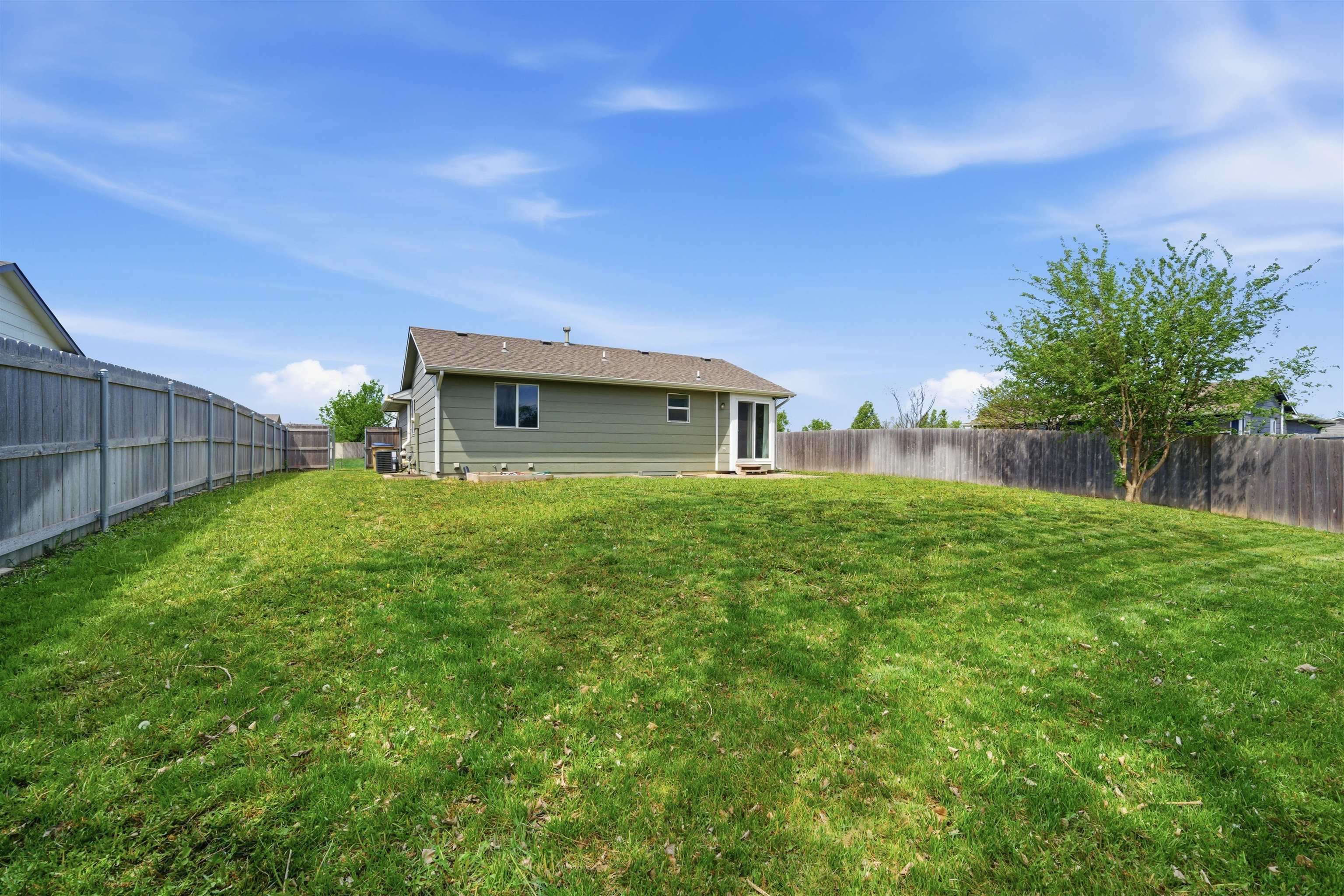 2302 S Rogers Lane Wichita KS 67235