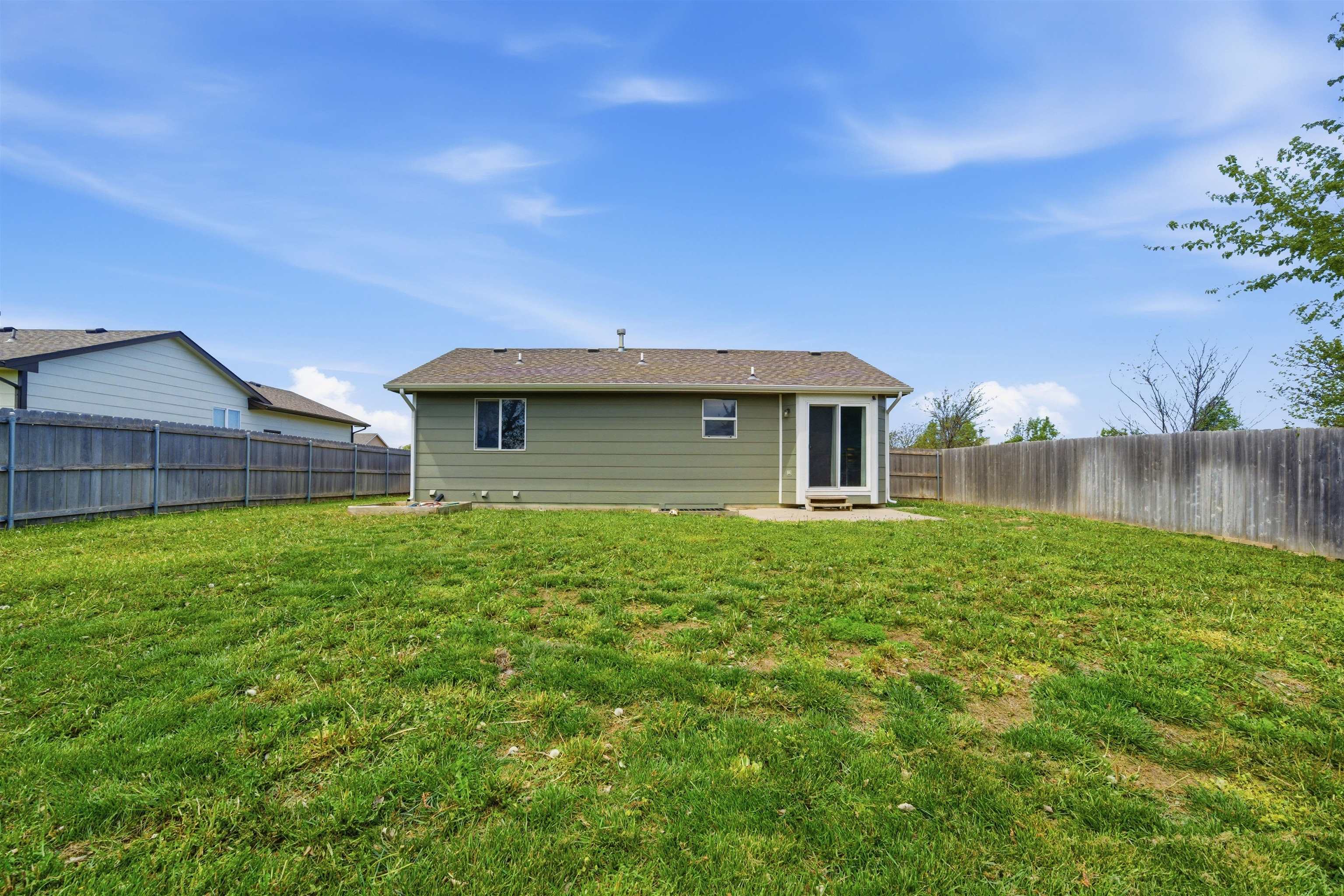 2302 S Rogers Lane Wichita KS 67235