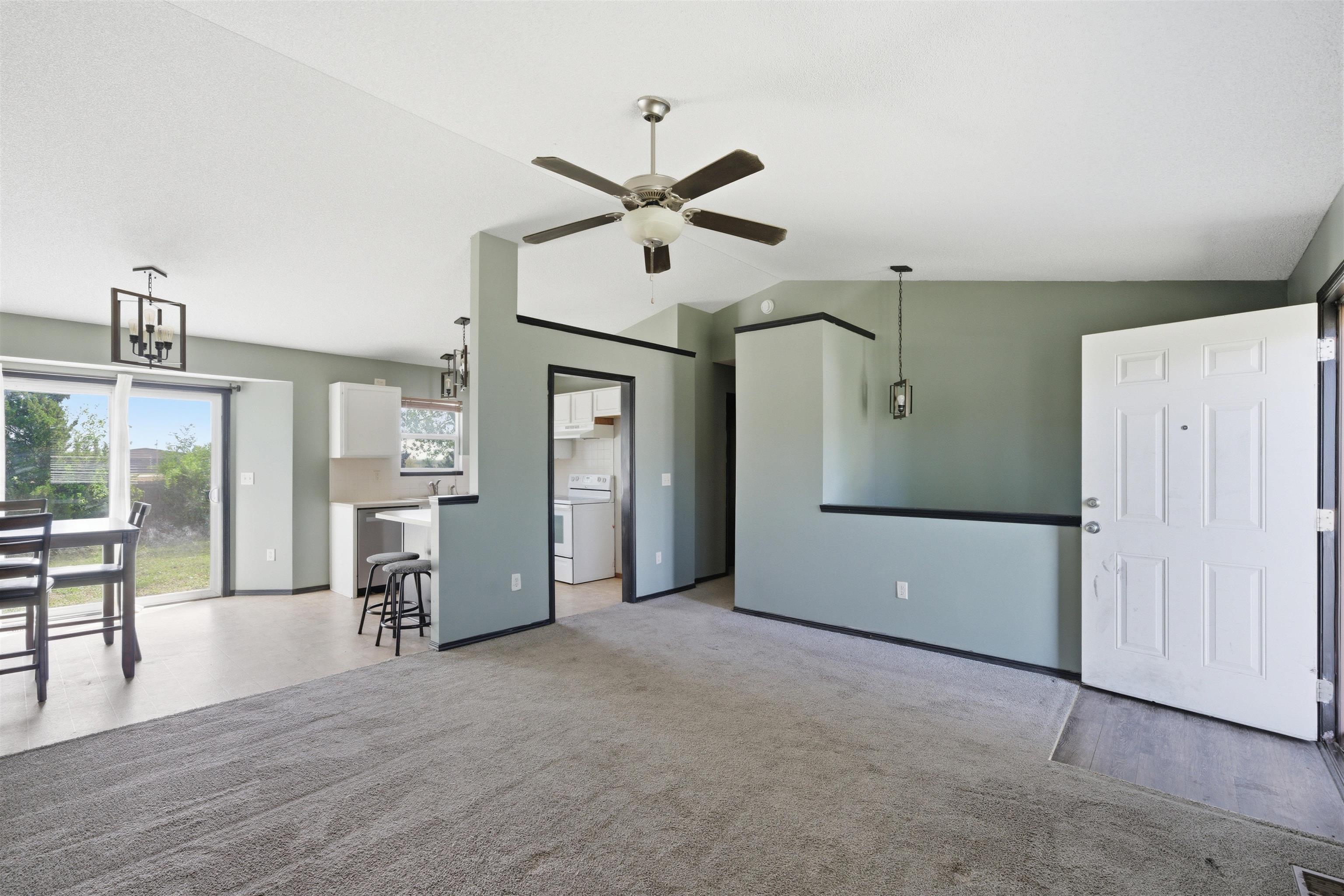 2302 S Rogers Lane Wichita KS 67235