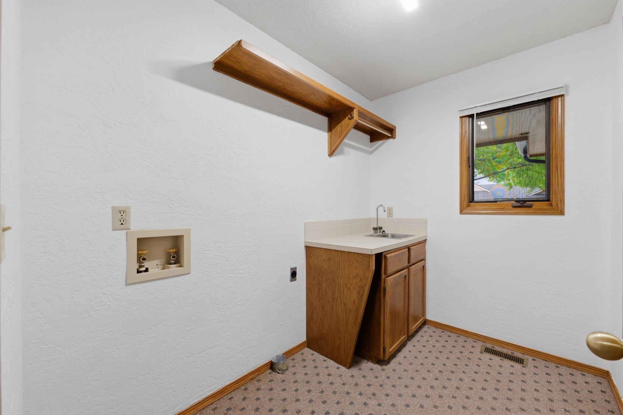 7814 W Westlawn Wichita KS 67212