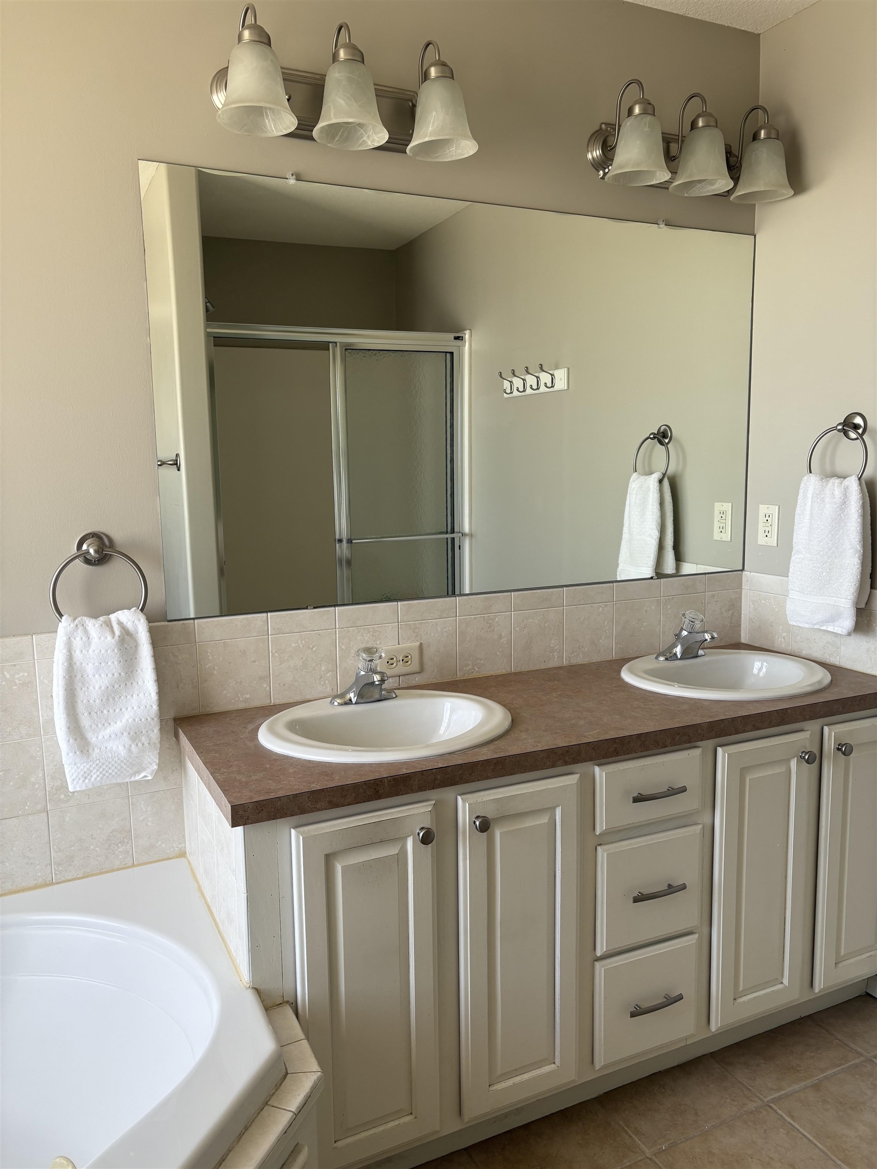 1625 E Woodbrook Lane Derby KS 67037