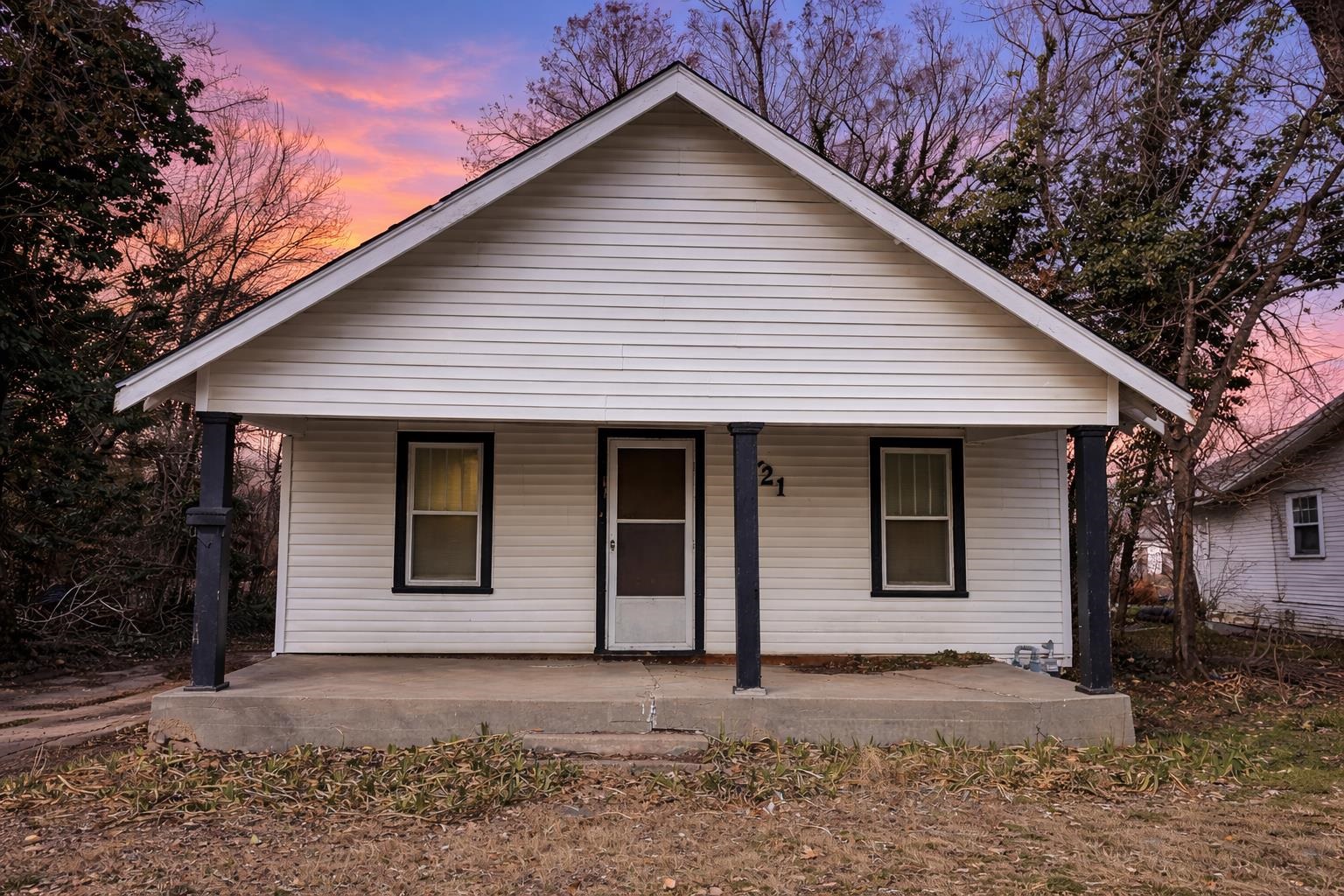 1721 N Grove Avenue Wichita KS 67214