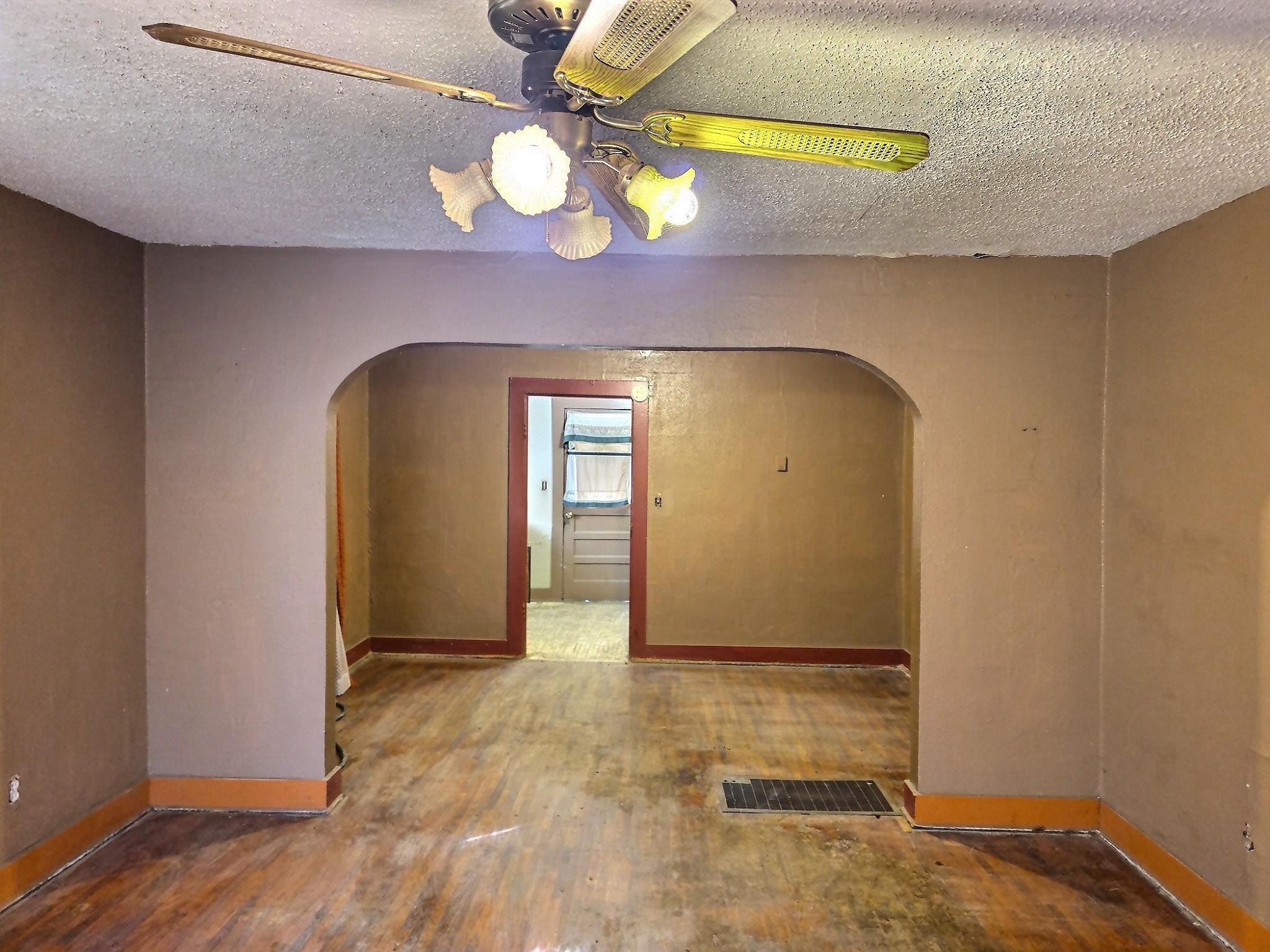 1721 N Grove Avenue Wichita KS 67214