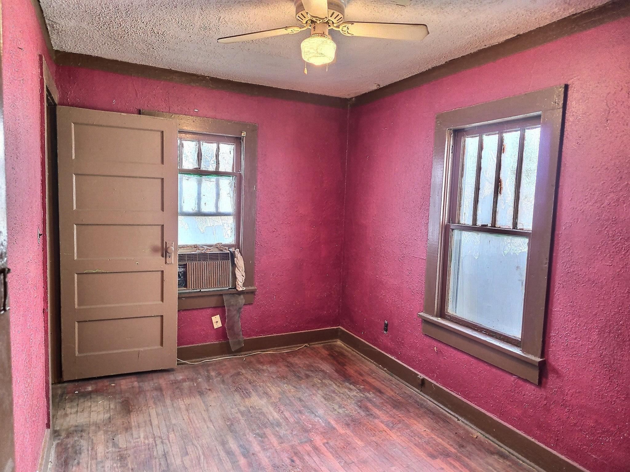 1721 N Grove Avenue Wichita KS 67214