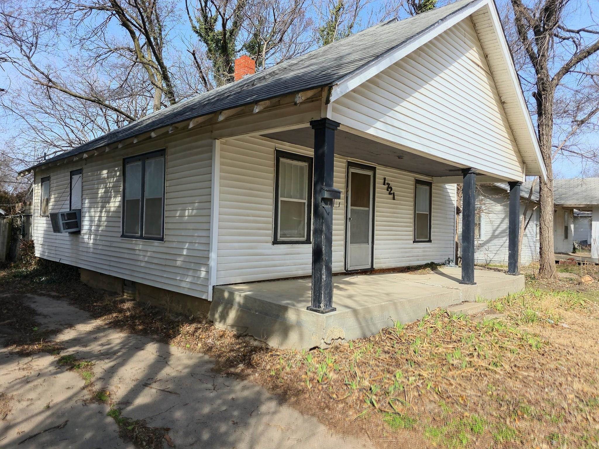 1721 N Grove Avenue Wichita KS 67214