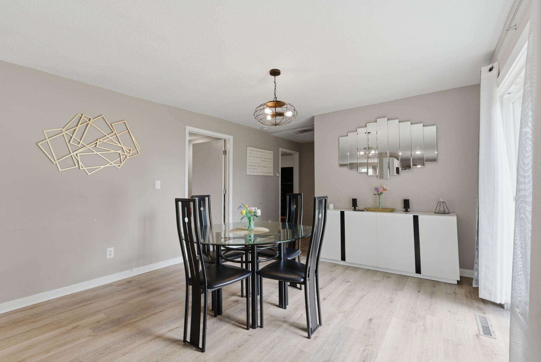 1836 S Bonn Wichita KS 67213