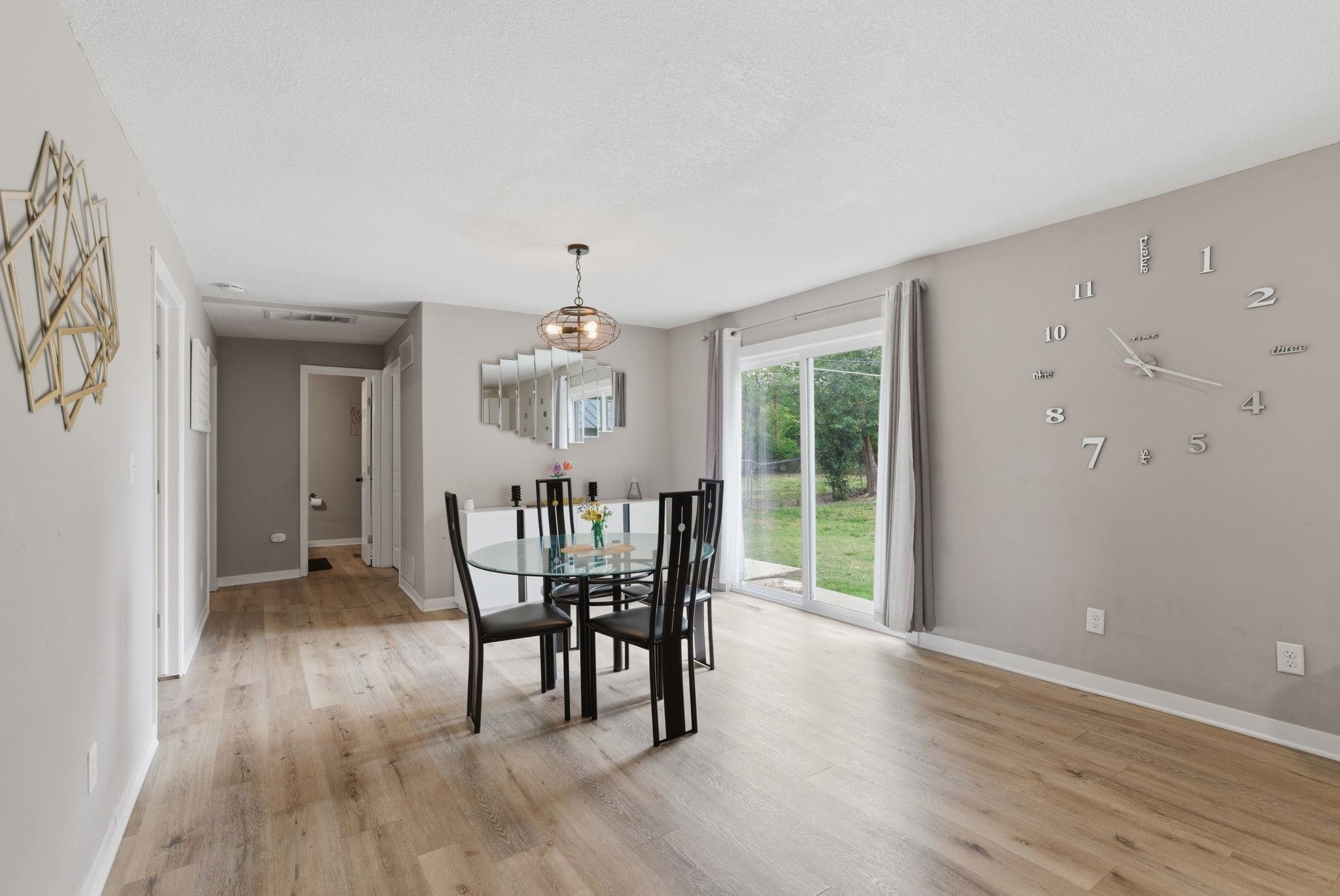 1836 S Bonn Wichita KS 67213